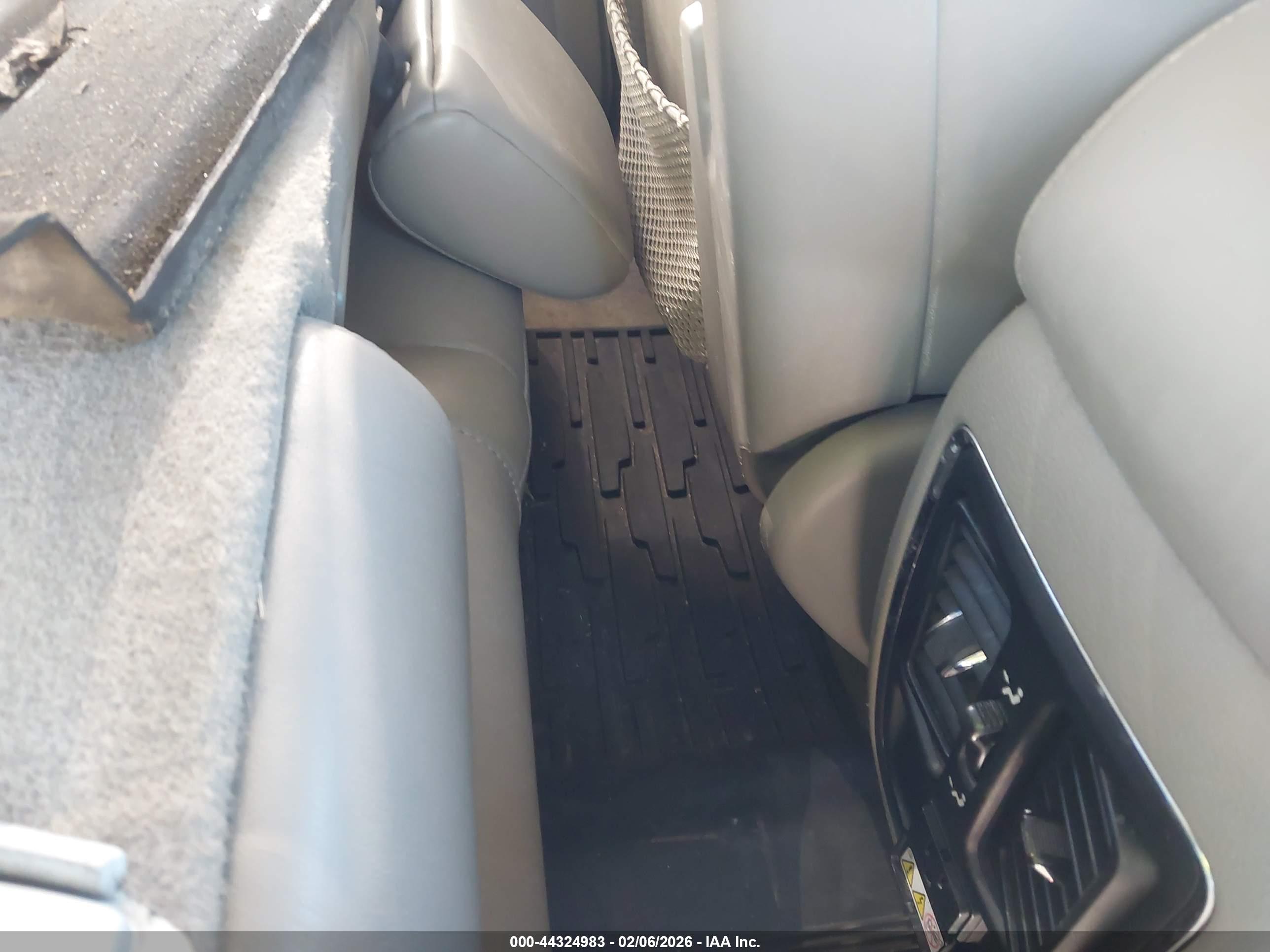 JEEP GRAND image 8