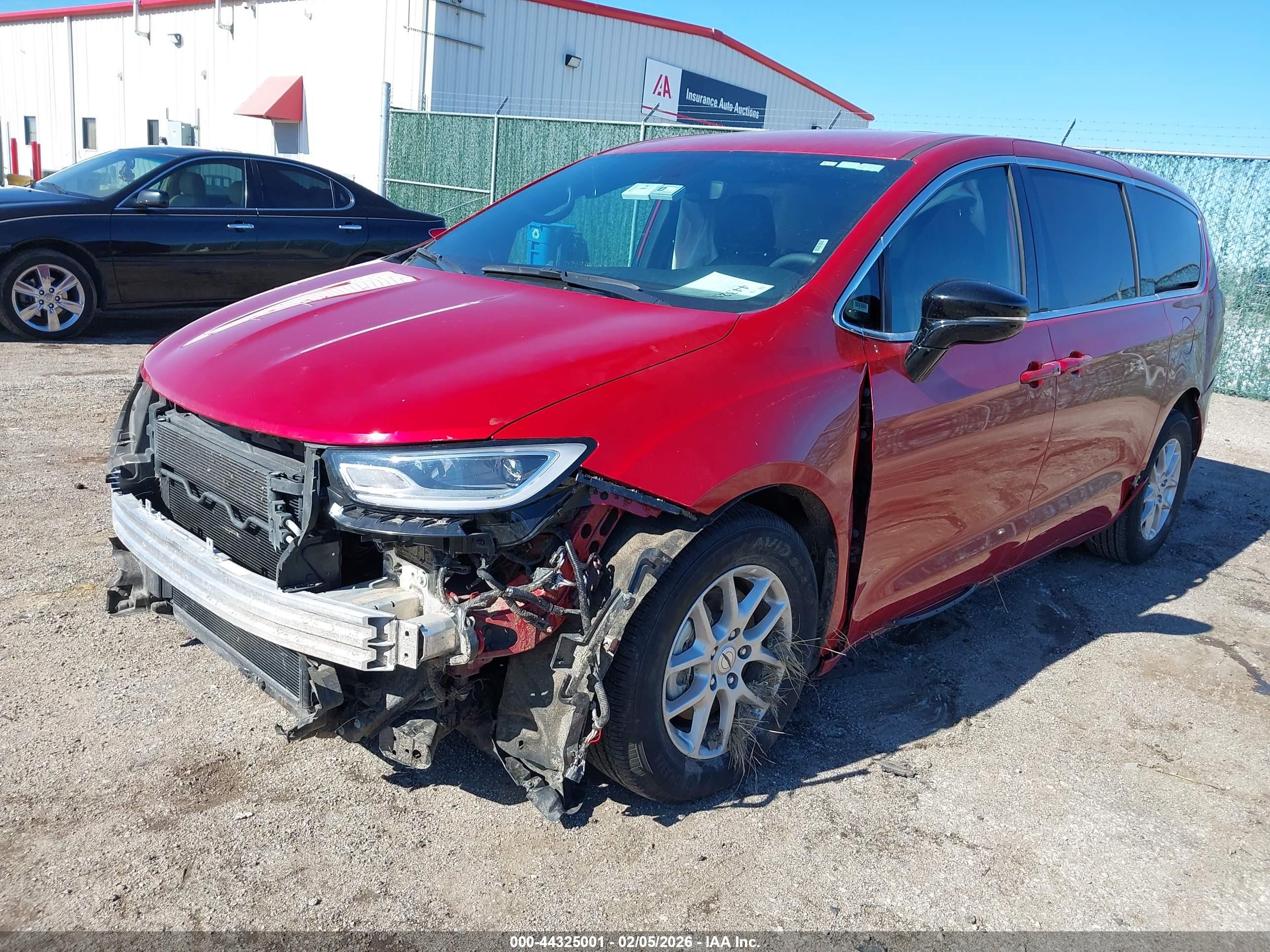 CHRYSLER PACIFICA image 2