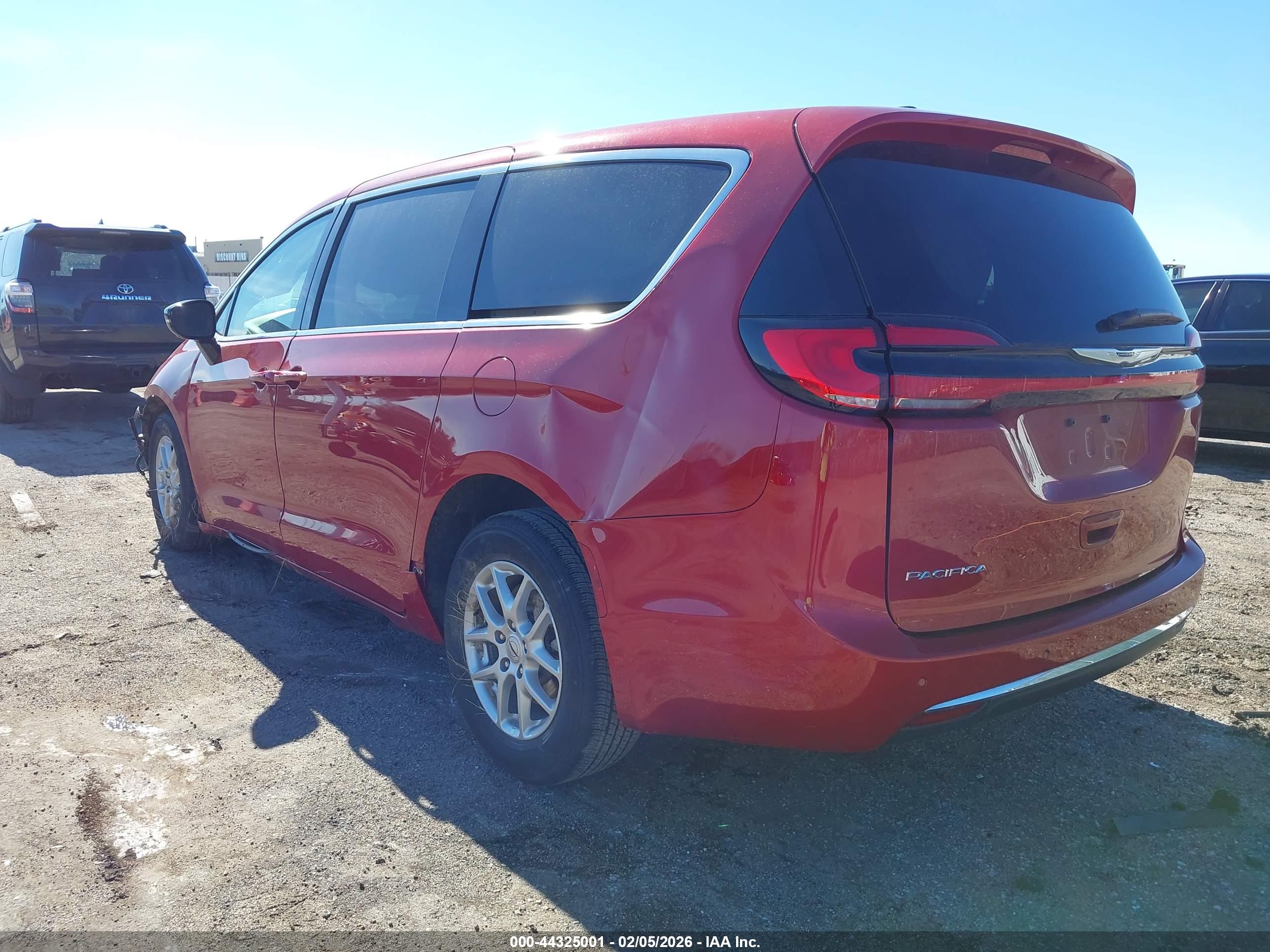 CHRYSLER PACIFICA image 3