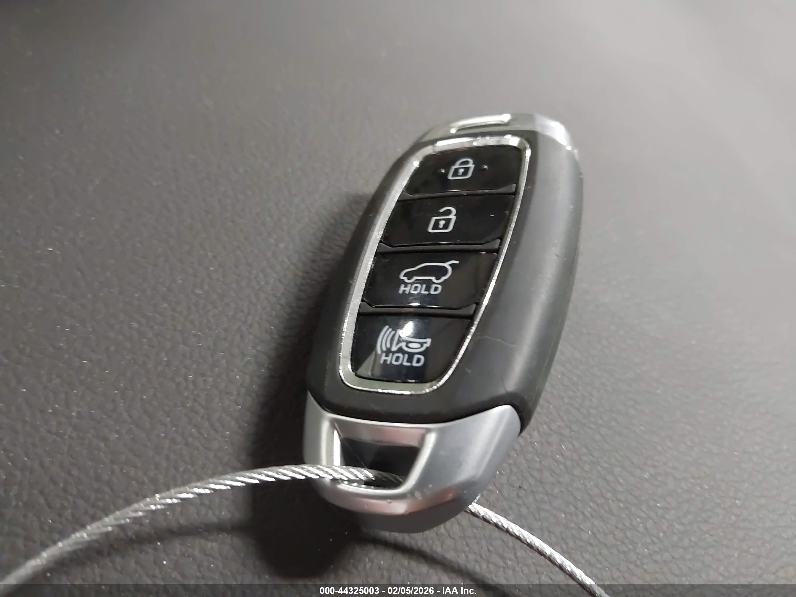 HYUNDAI SANTA image 11