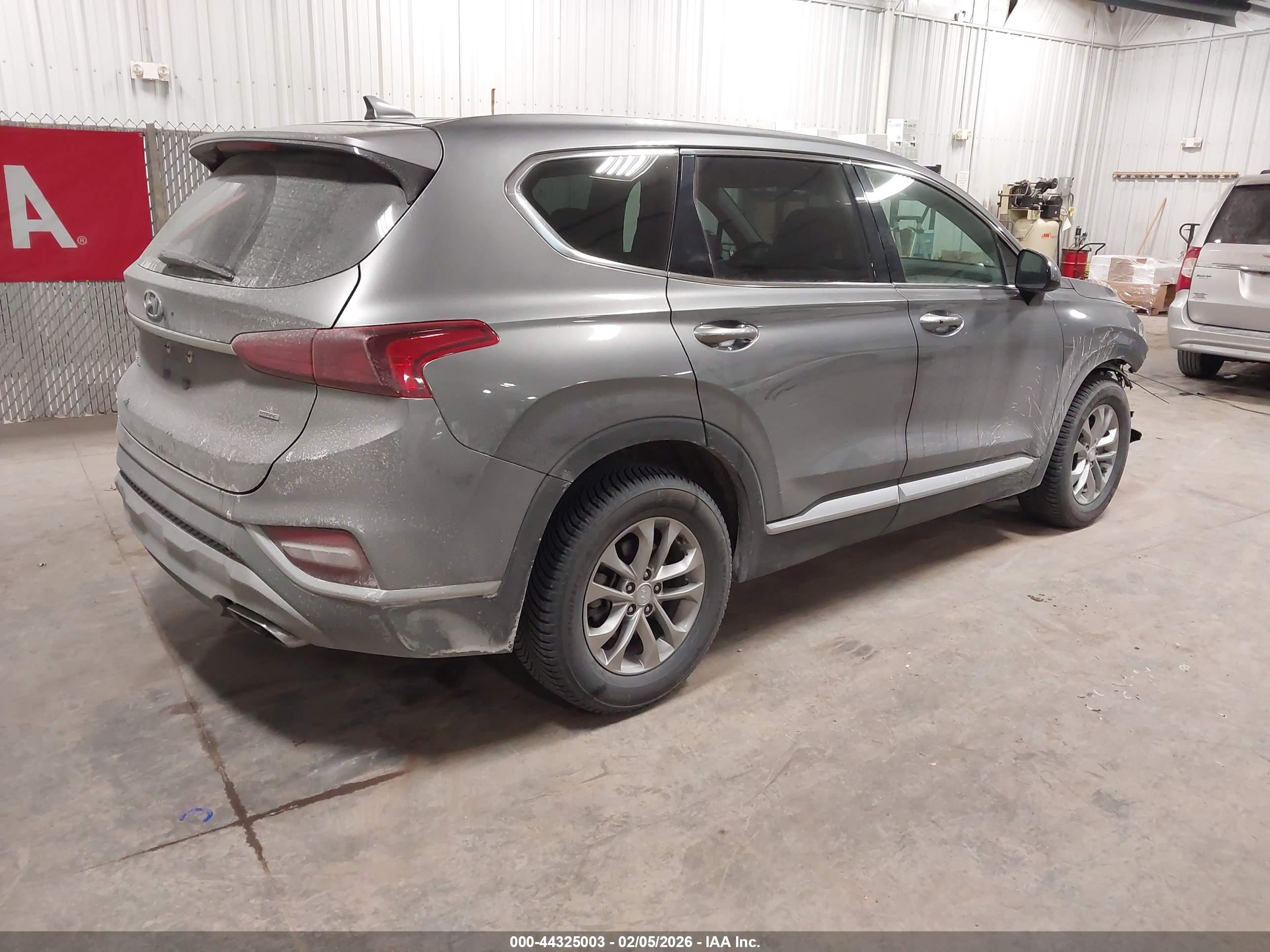 HYUNDAI SANTA image 4