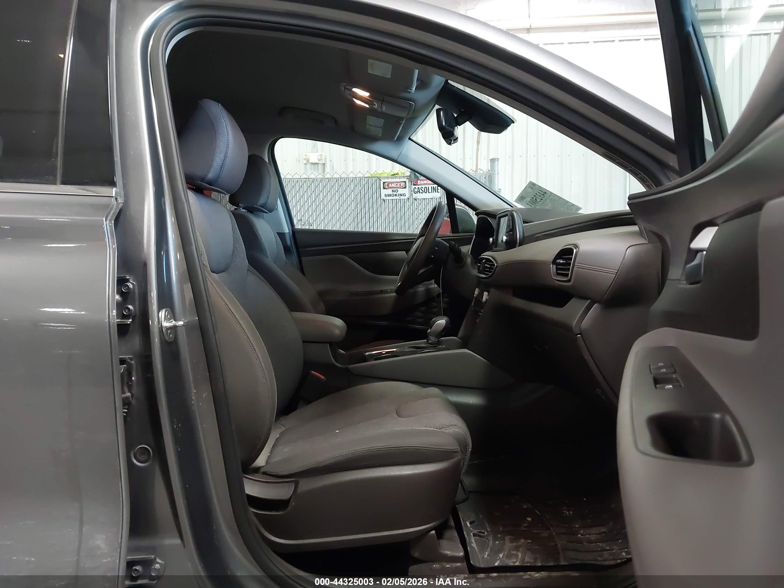 HYUNDAI SANTA image 5