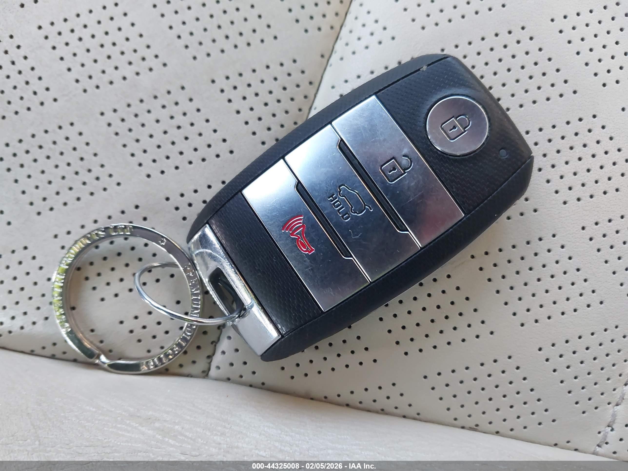 KIA SORENTO image 11