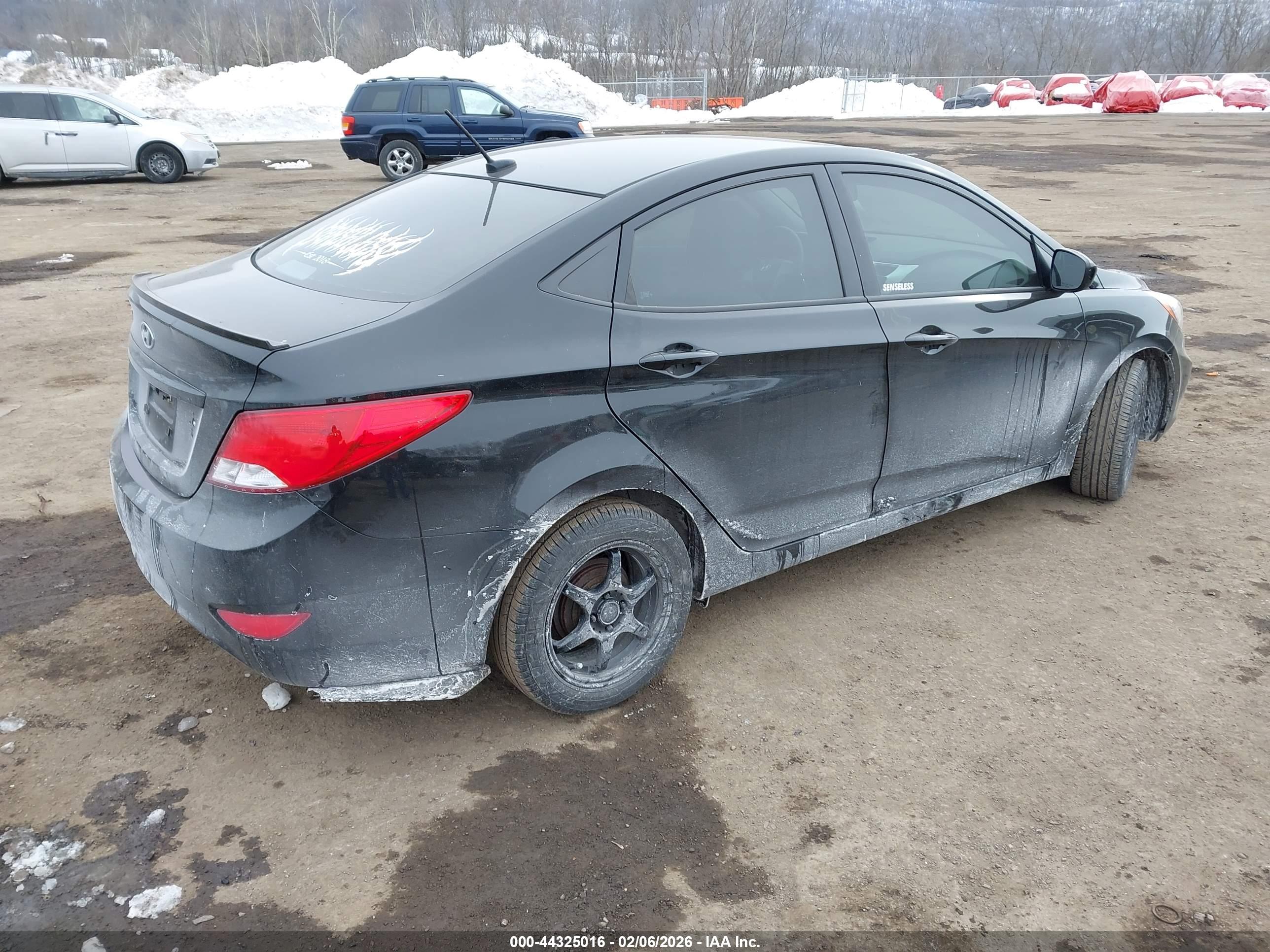 HYUNDAI ACCENT image 4