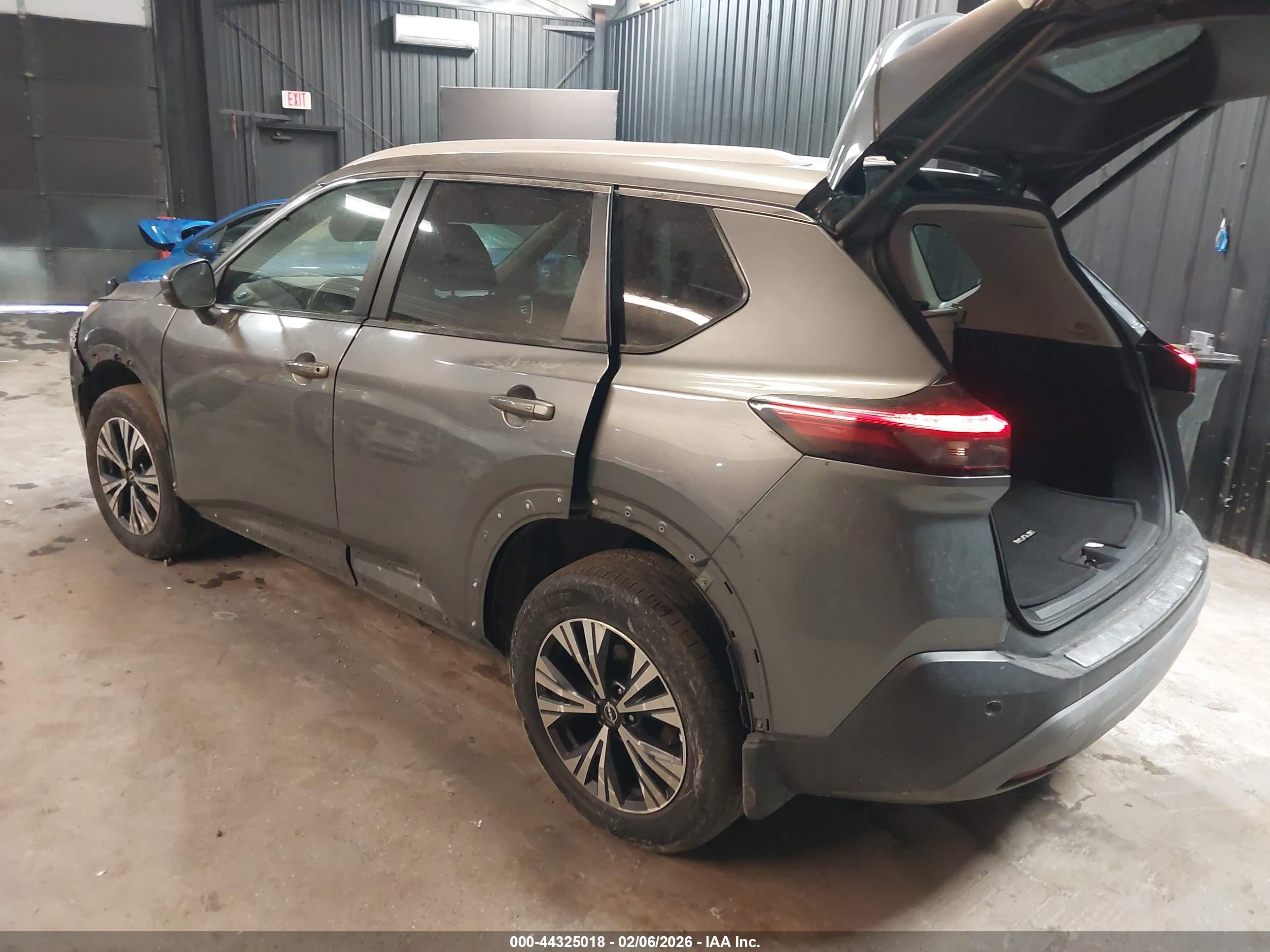 NISSAN ROGUE image 3
