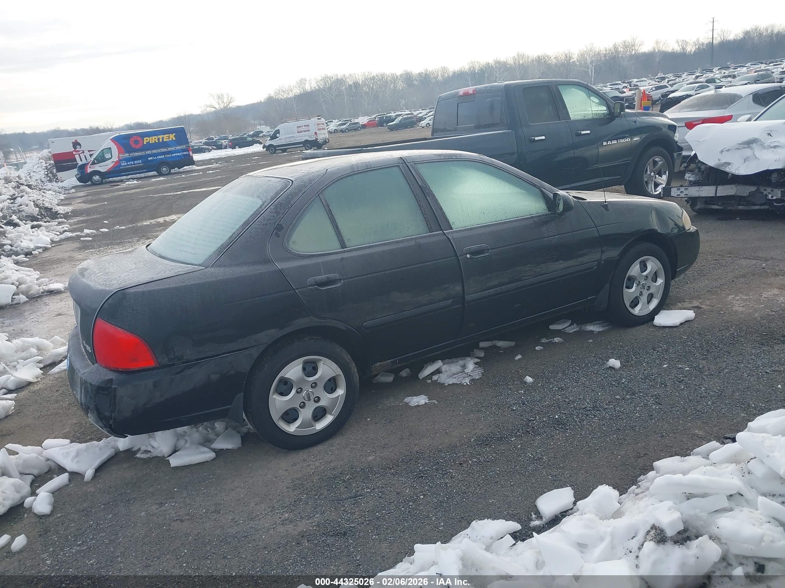 NISSAN SENTRA image 4
