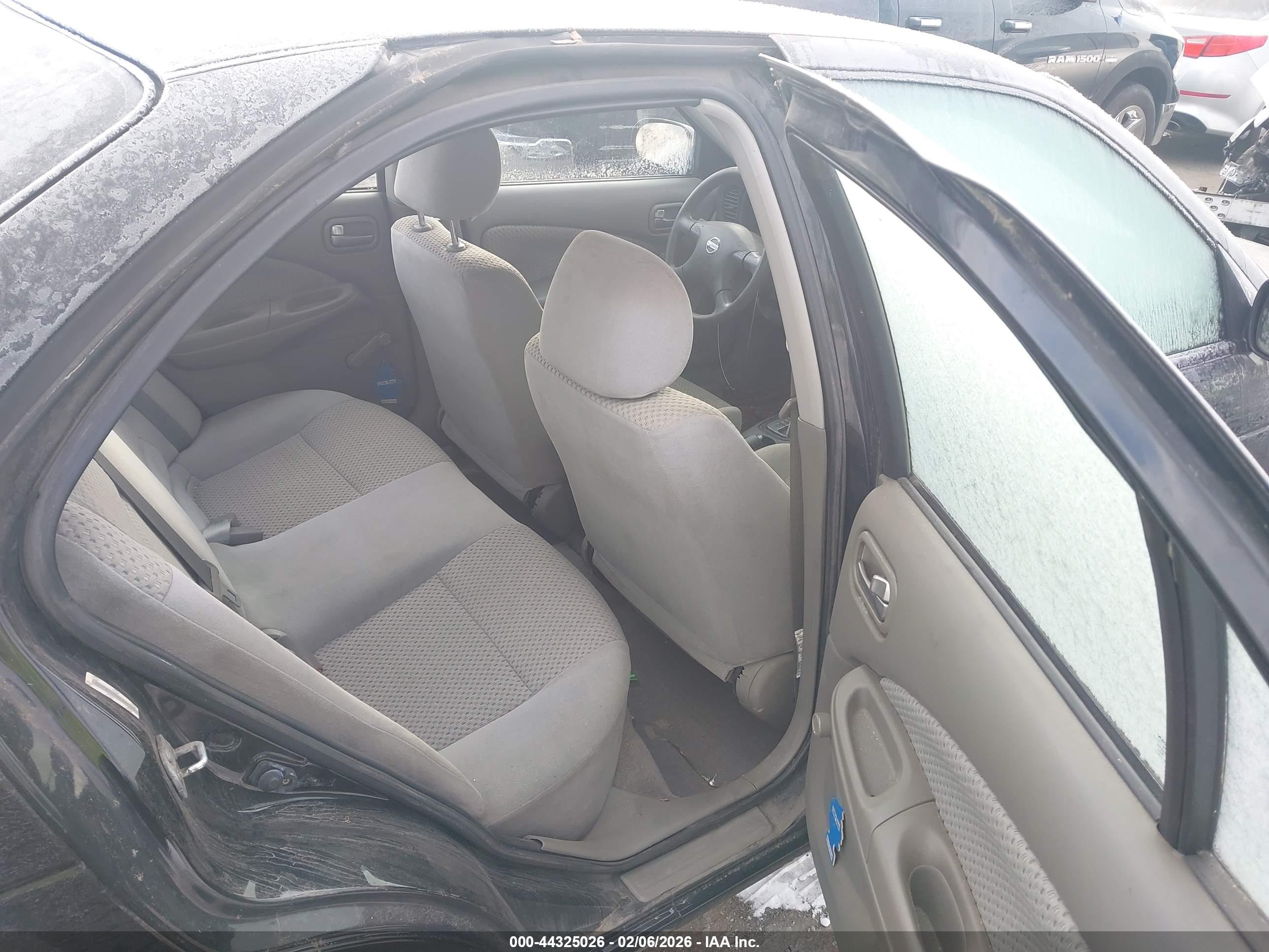 NISSAN SENTRA image 8