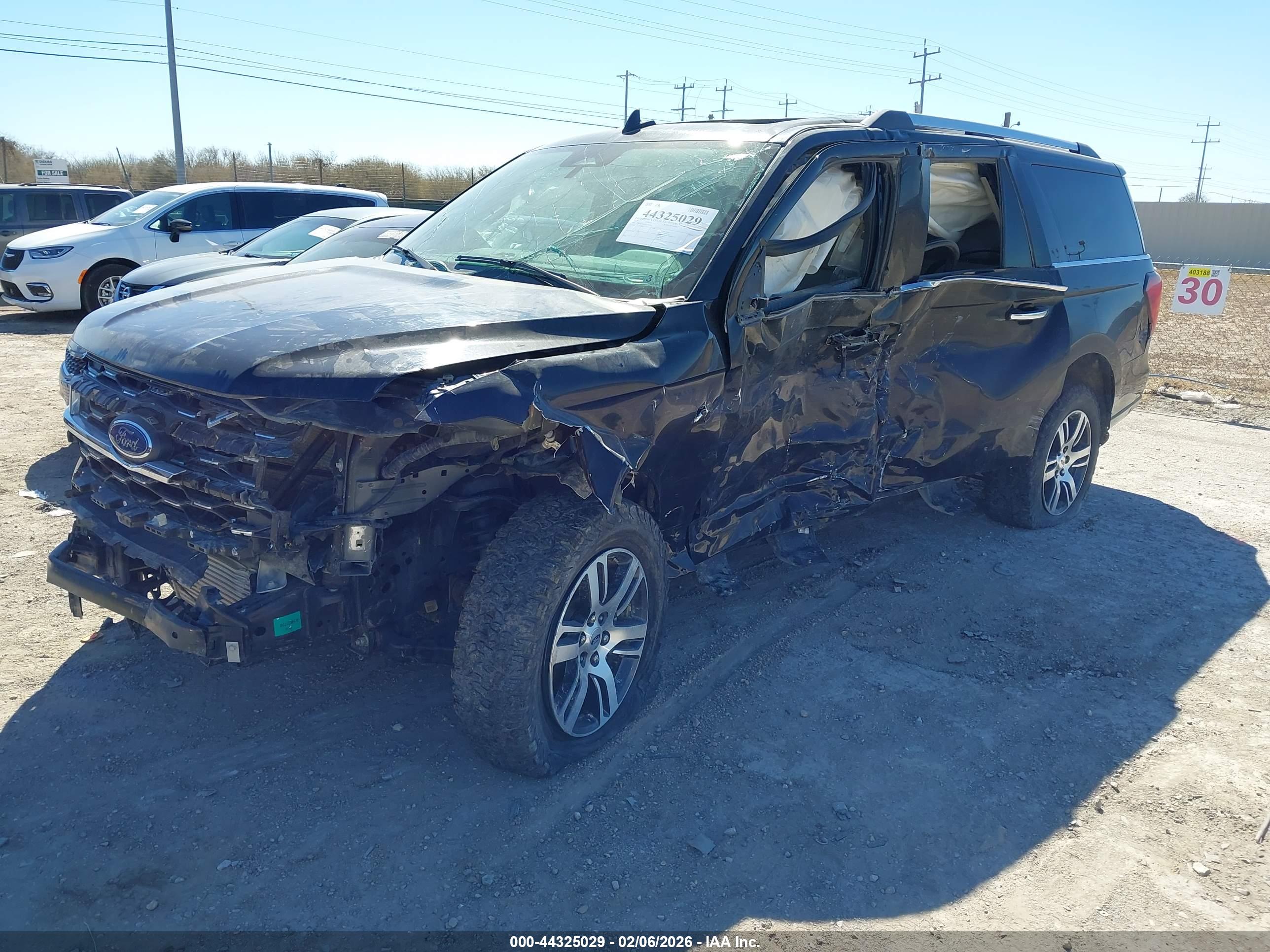 FORD EXPEDITION image 2