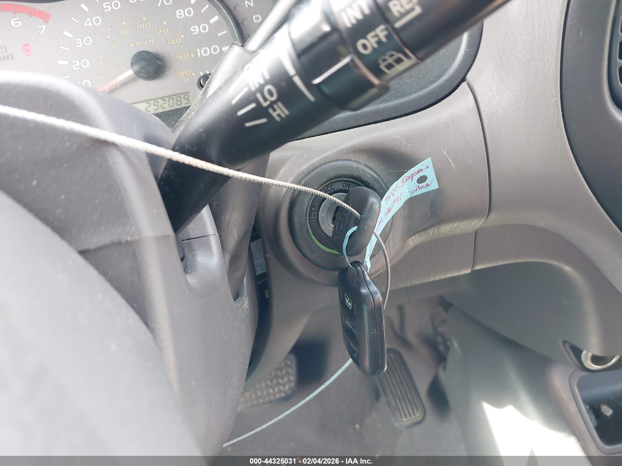 TOYOTA SEQUOIA image 11