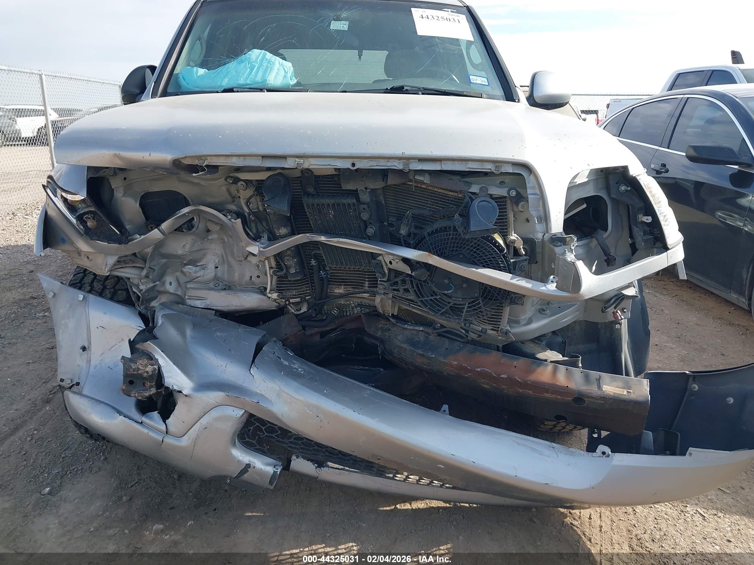 TOYOTA SEQUOIA image 6