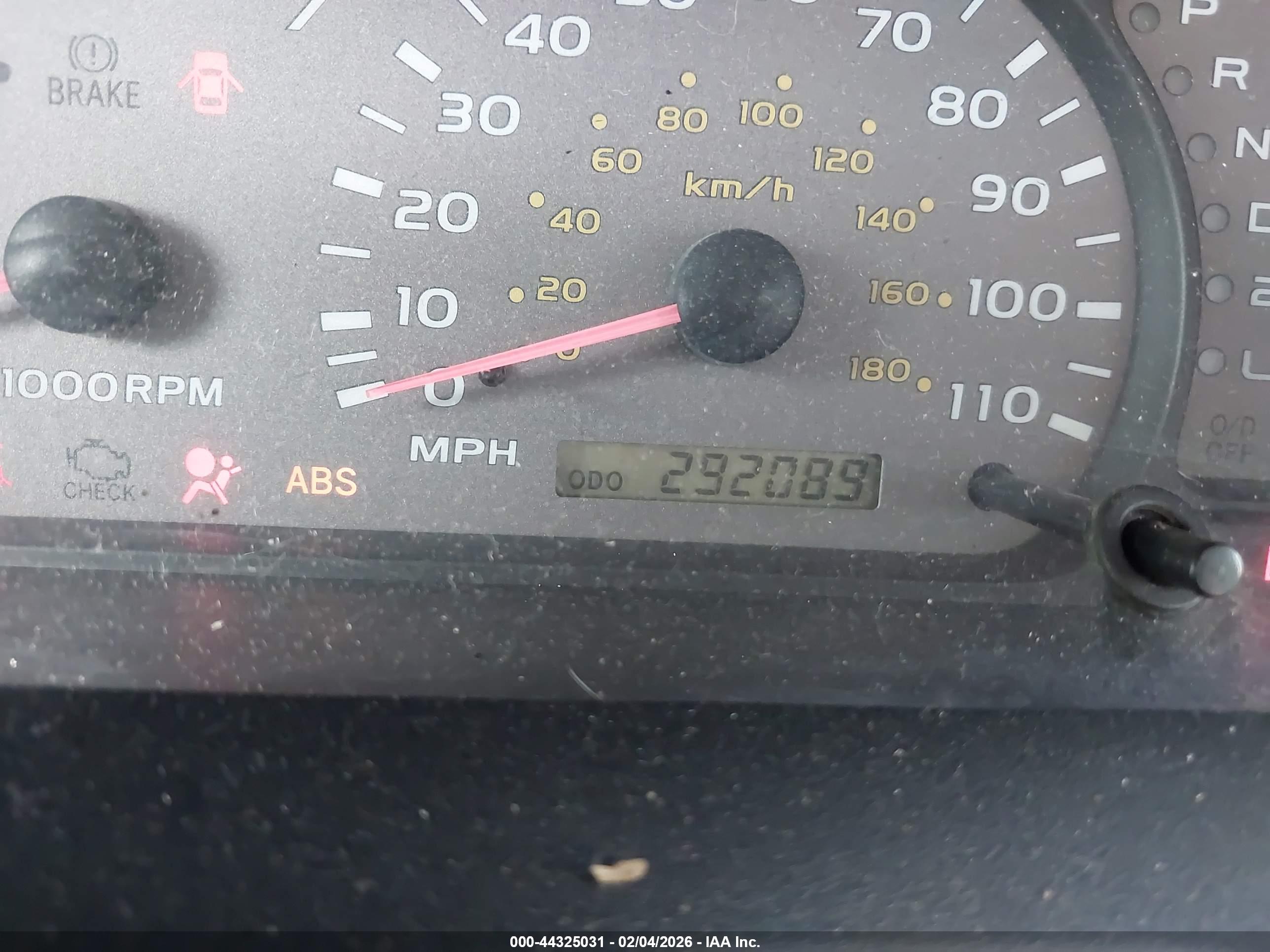 TOYOTA SEQUOIA image 7