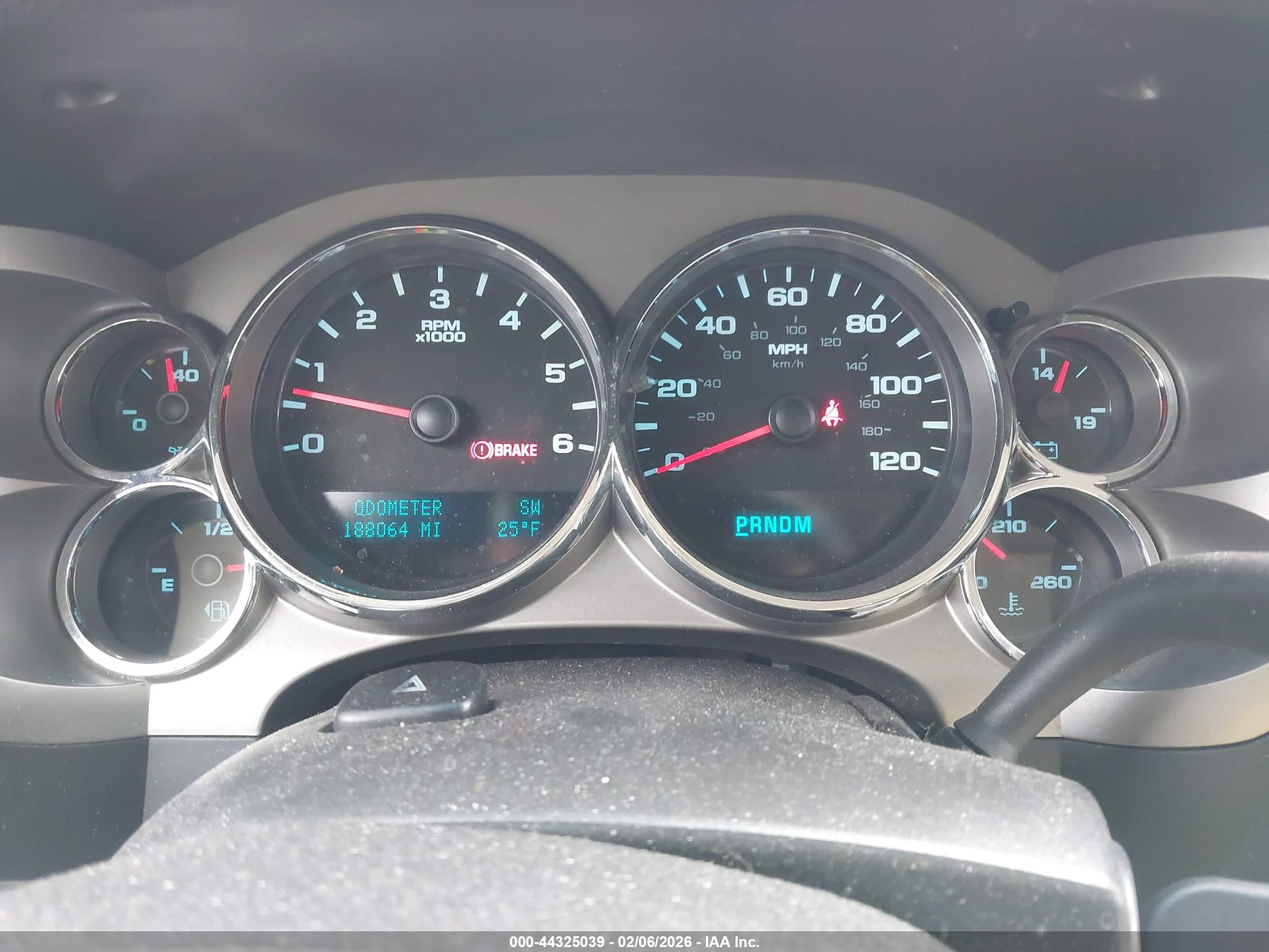 CHEVROLET SILVERADO image 7