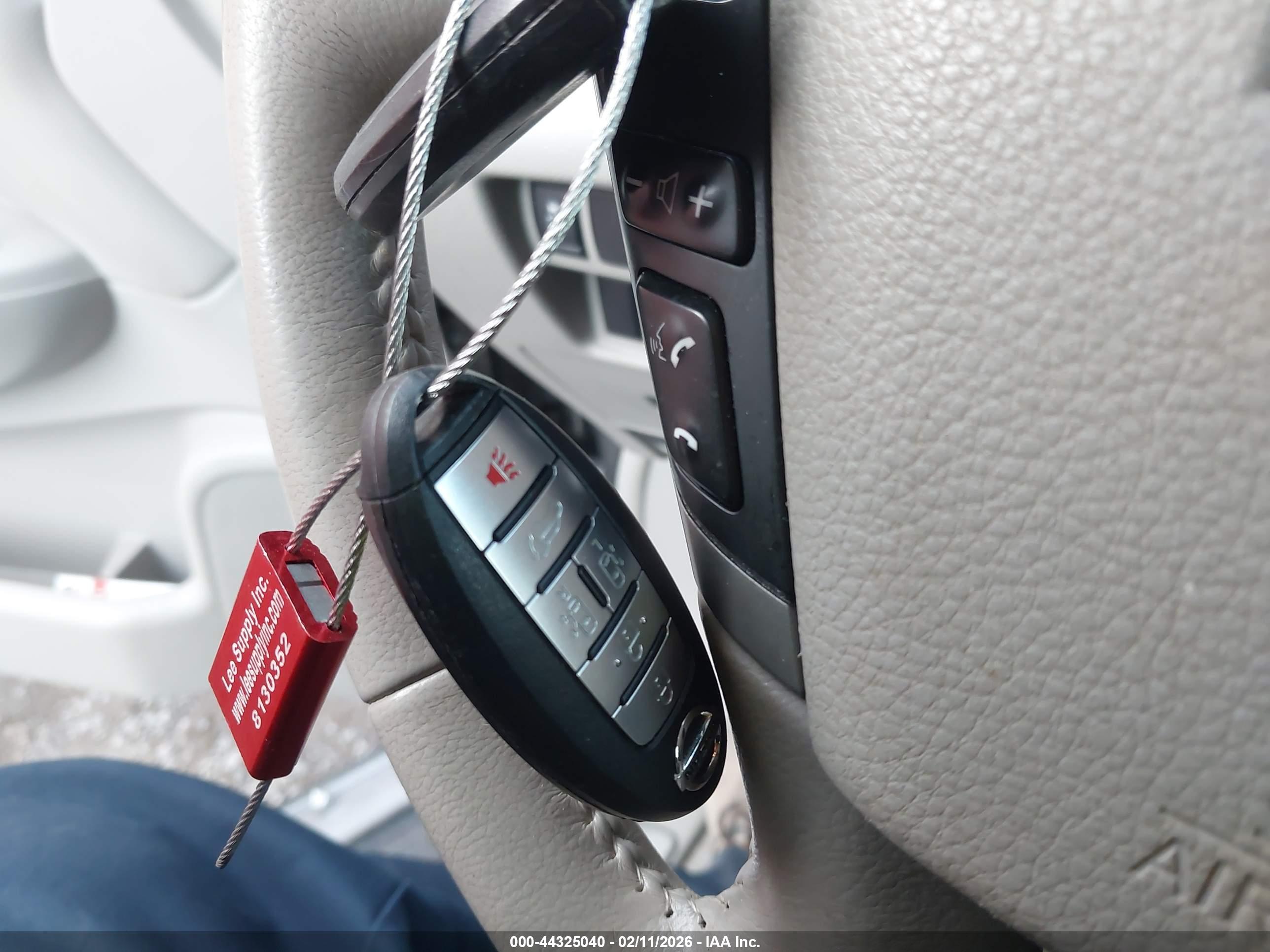 NISSAN QUEST image 11