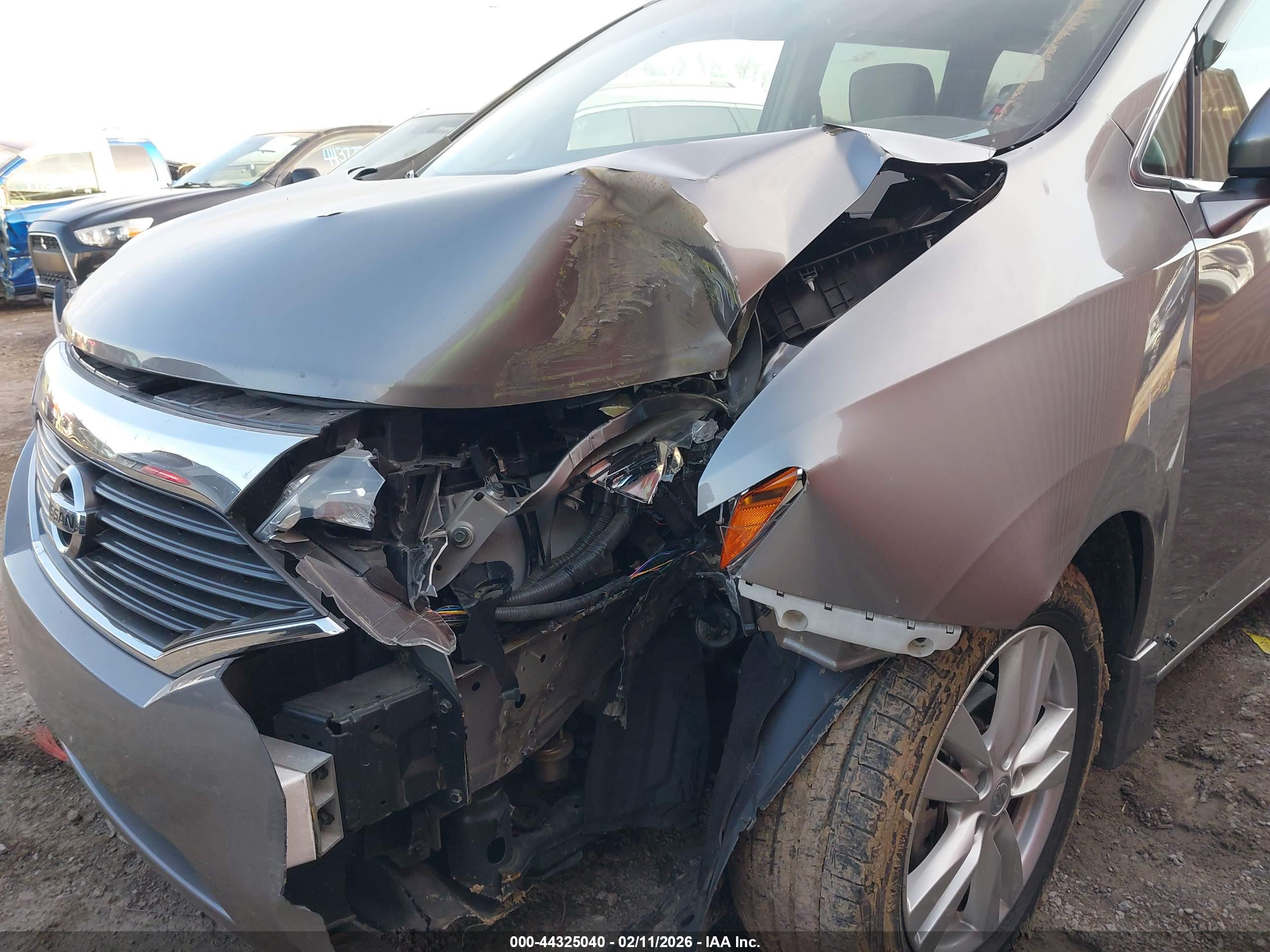 NISSAN QUEST image 6