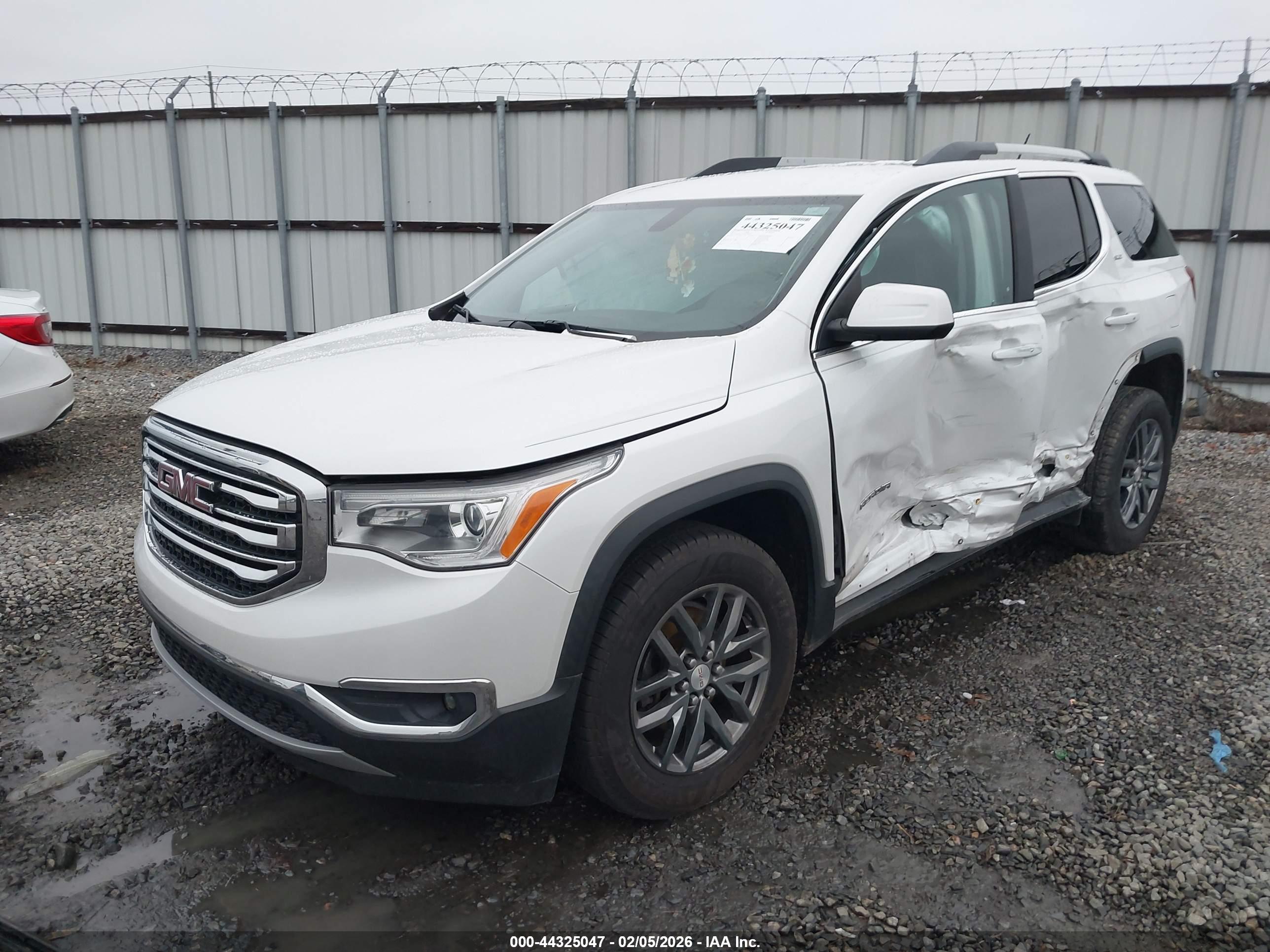 GMC ACADIA image 6