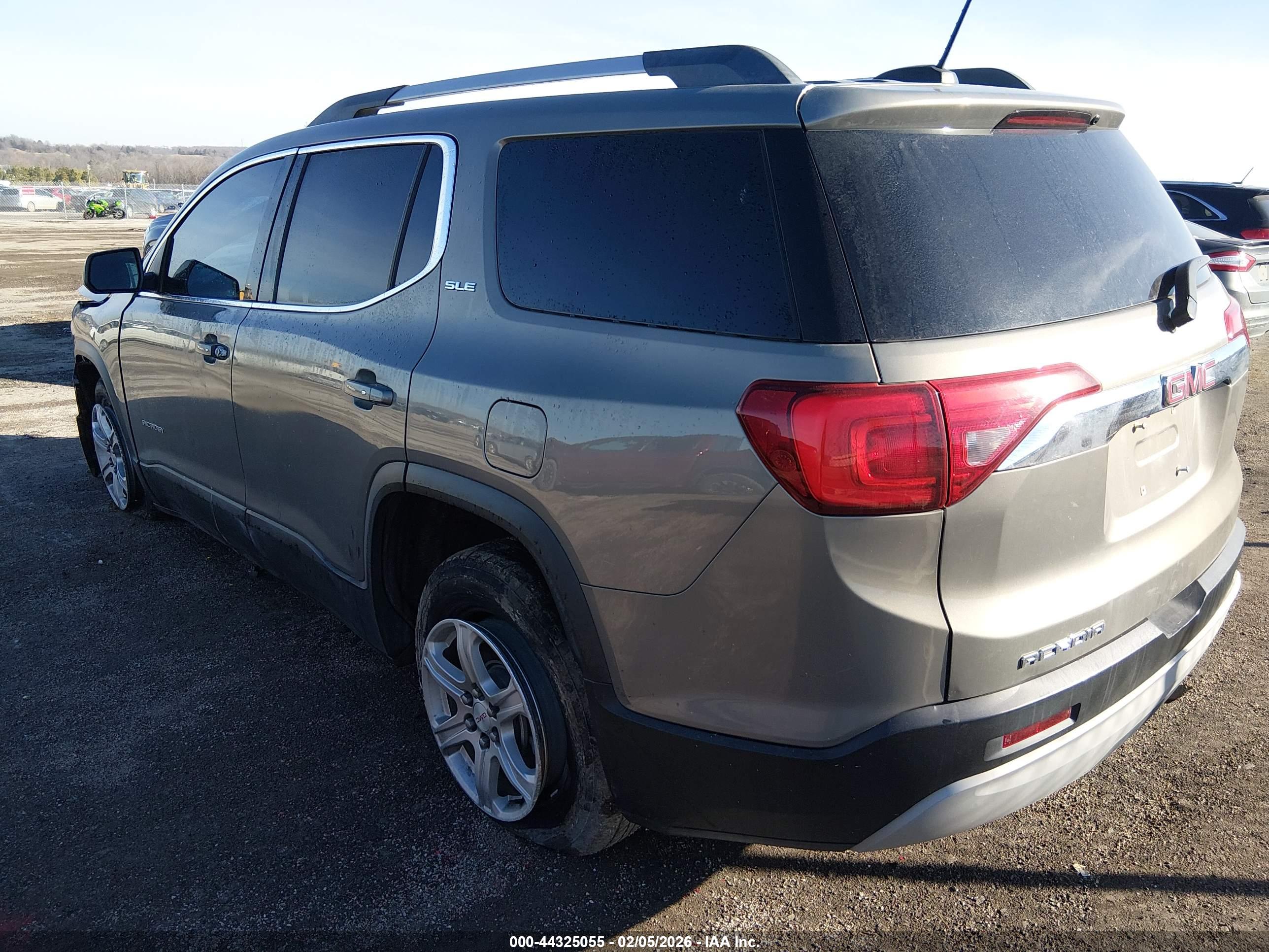 GMC ACADIA image 3