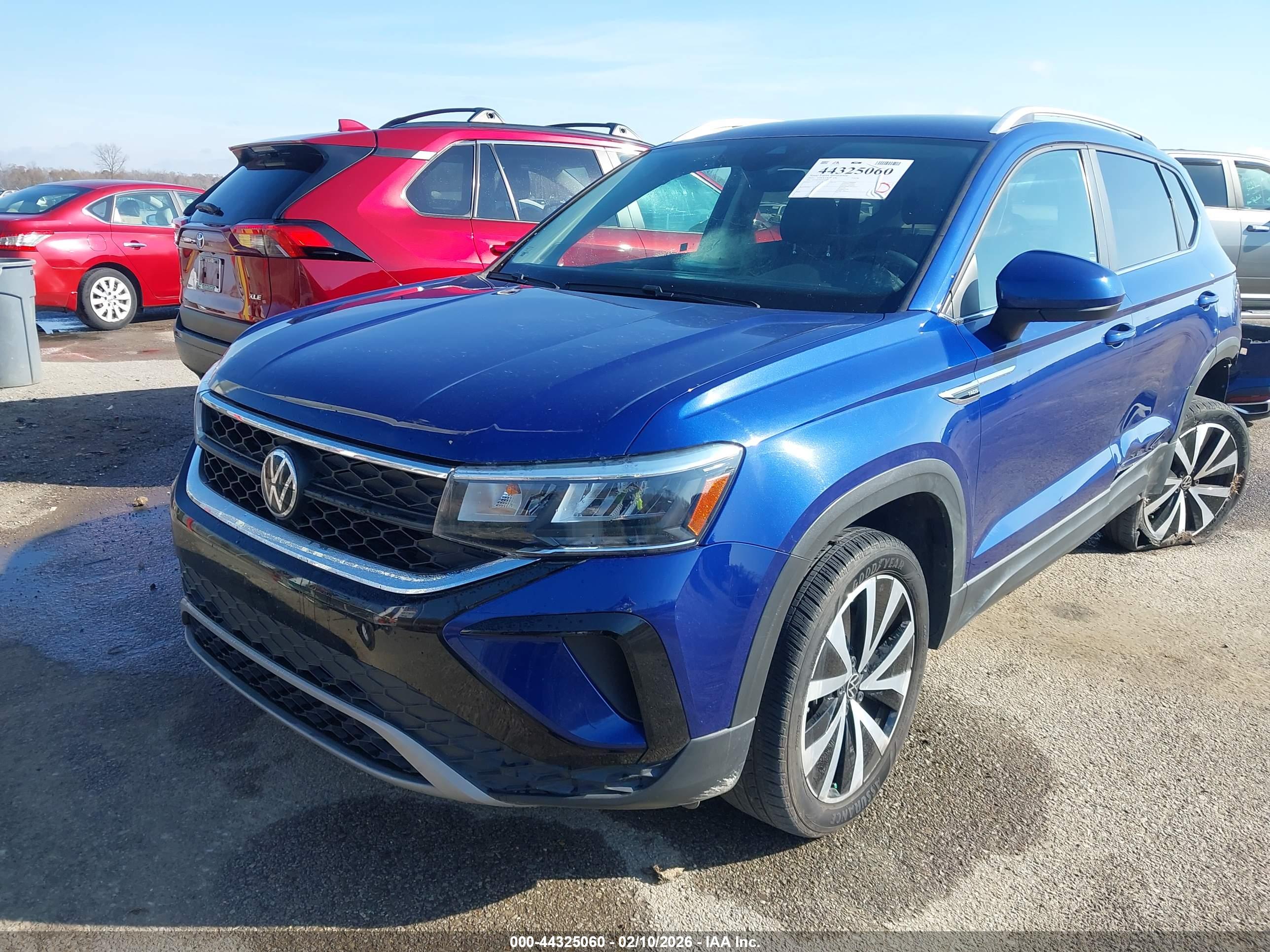 VOLKSWAGEN TAOS image 2