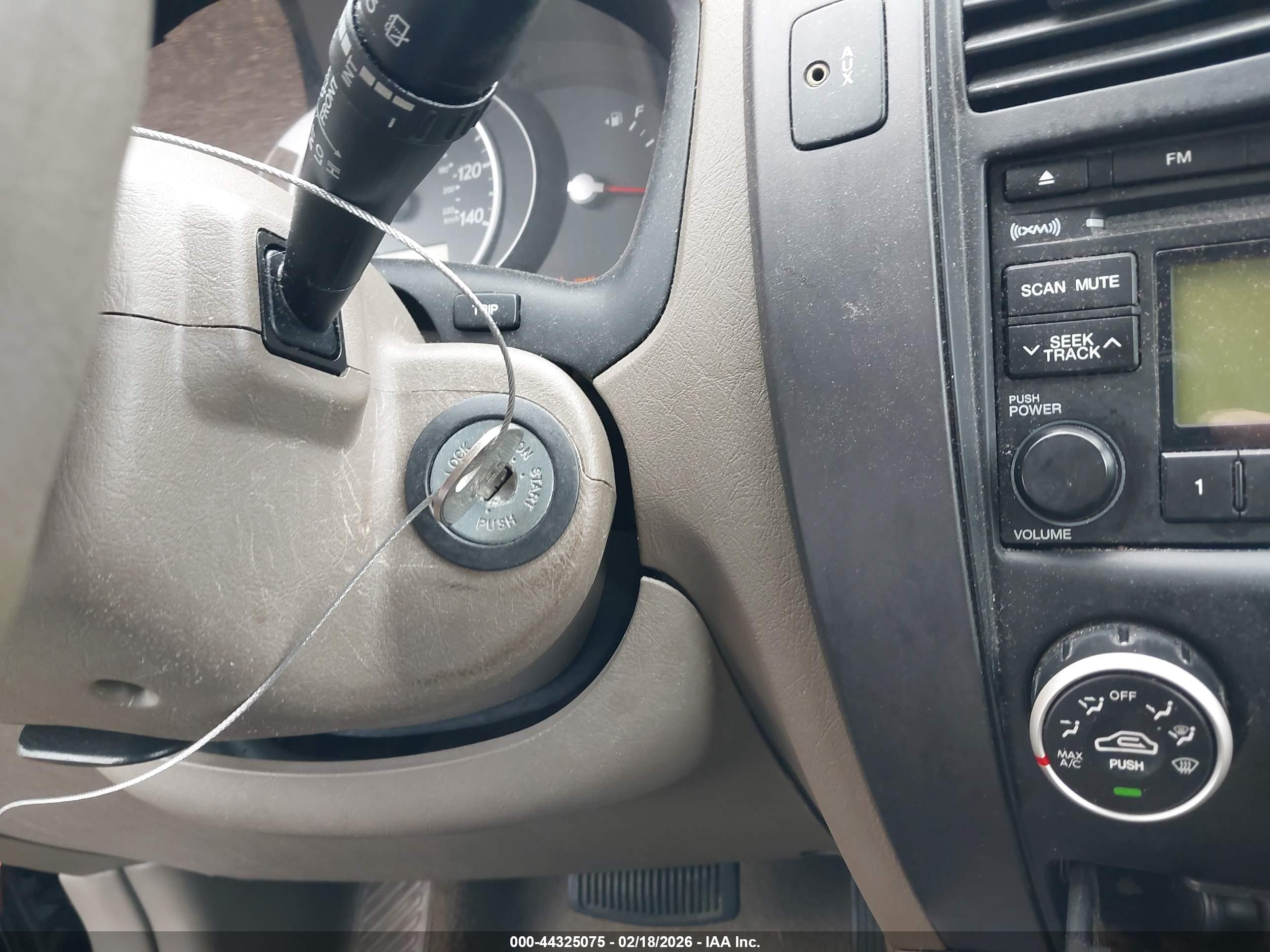 HYUNDAI TUCSON image 11
