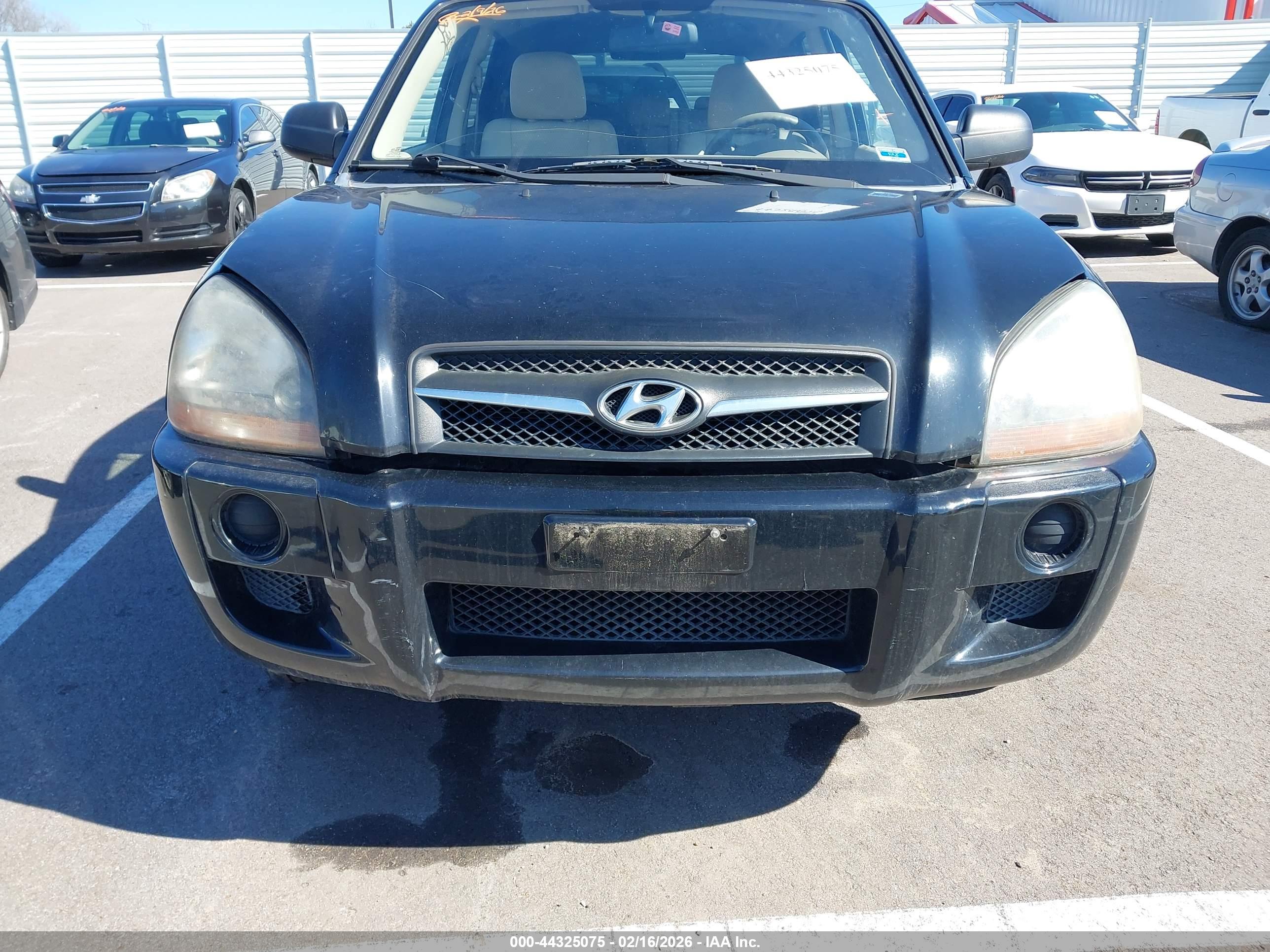 HYUNDAI TUCSON image 6
