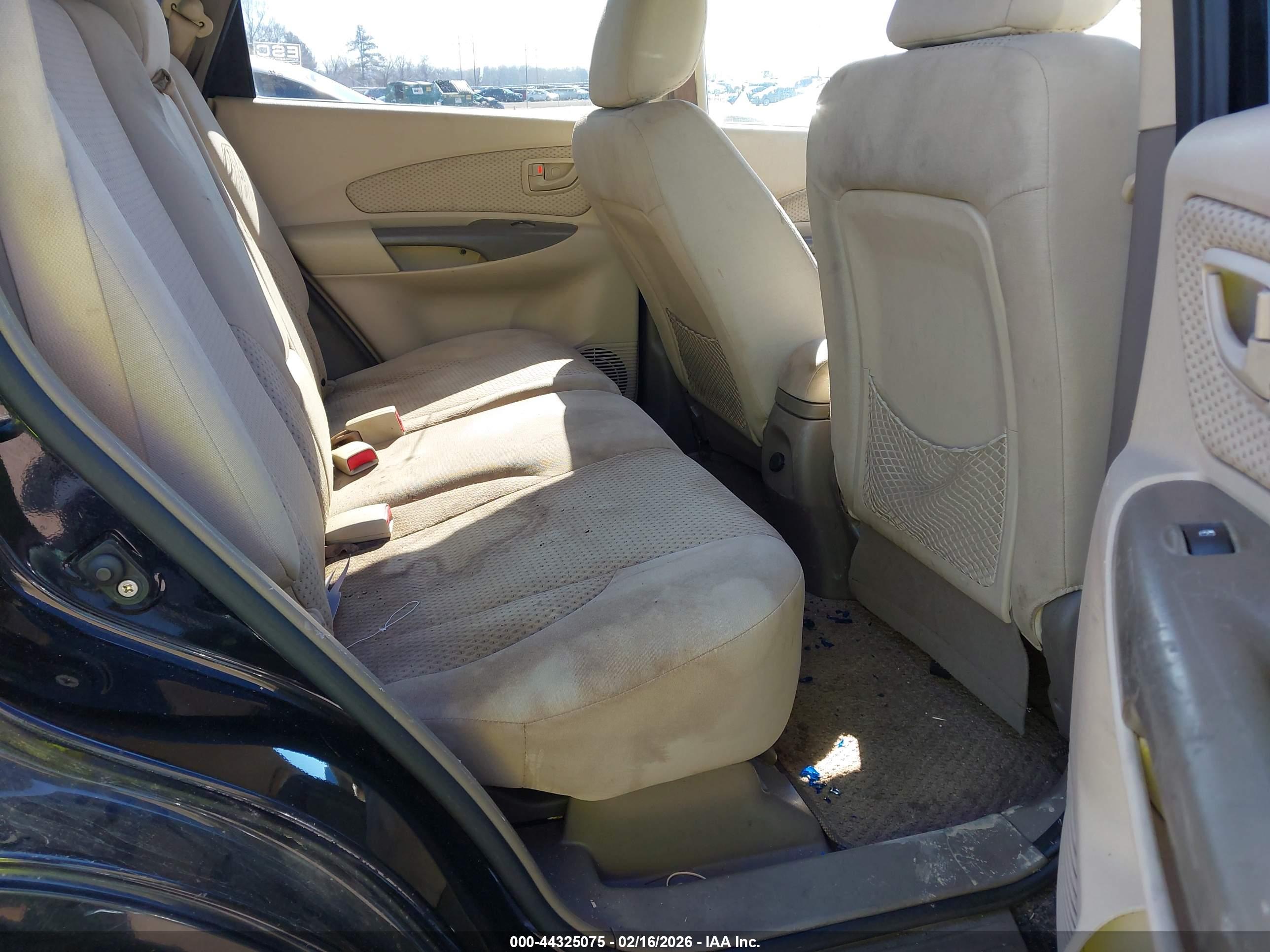 HYUNDAI TUCSON image 8
