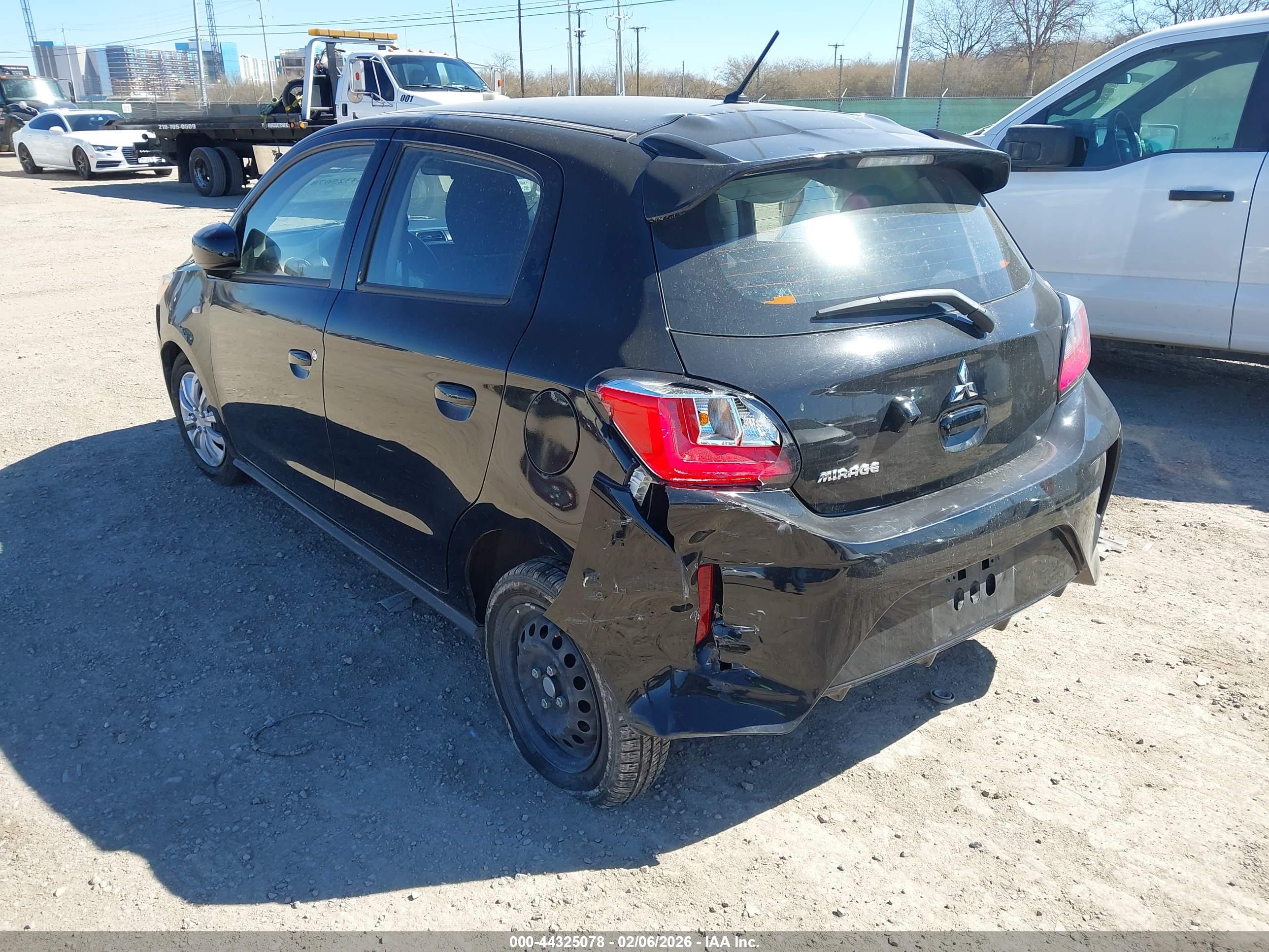 MITSUBISHI MIRAGE image 3