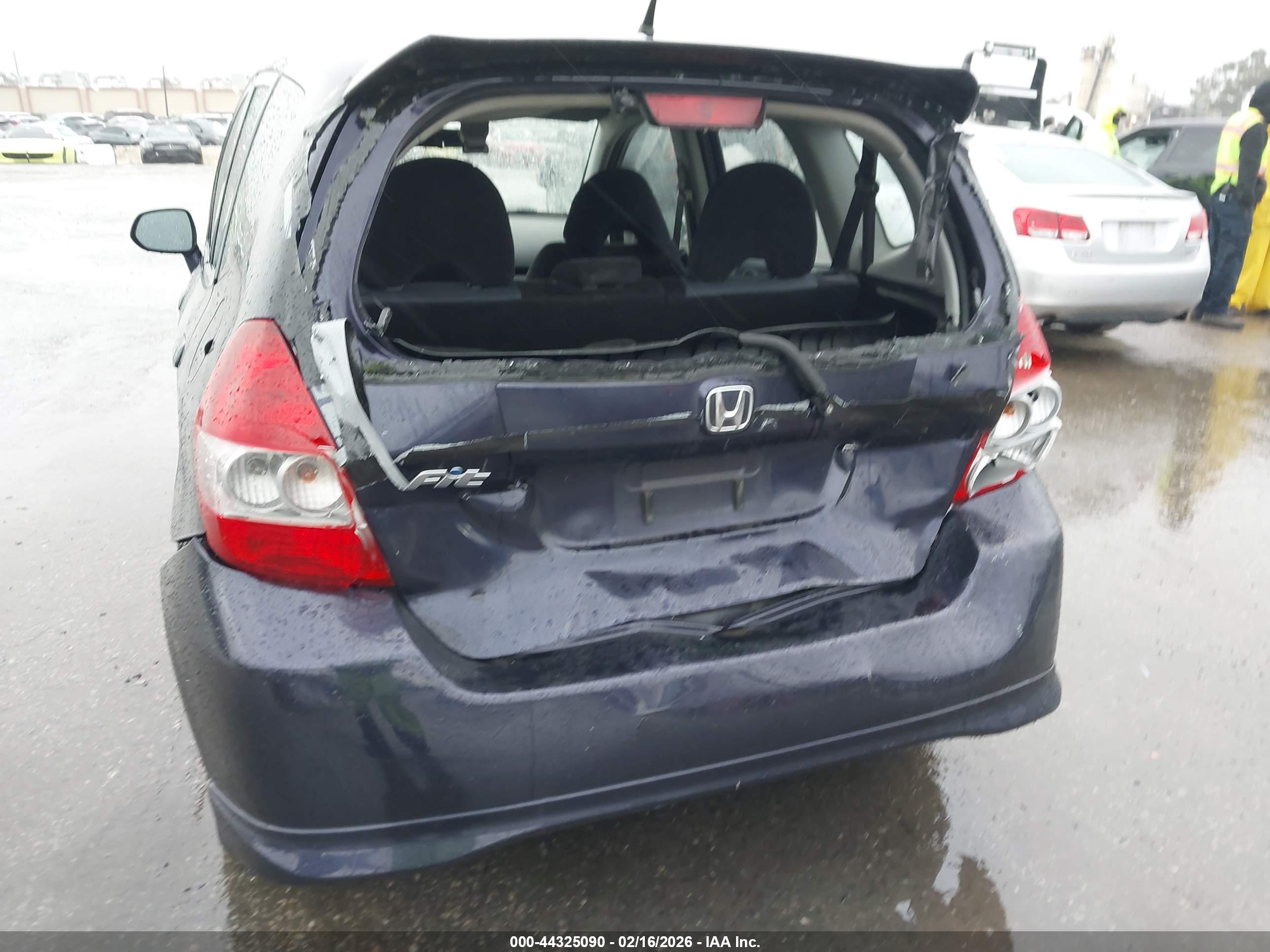HONDA FIT image 6