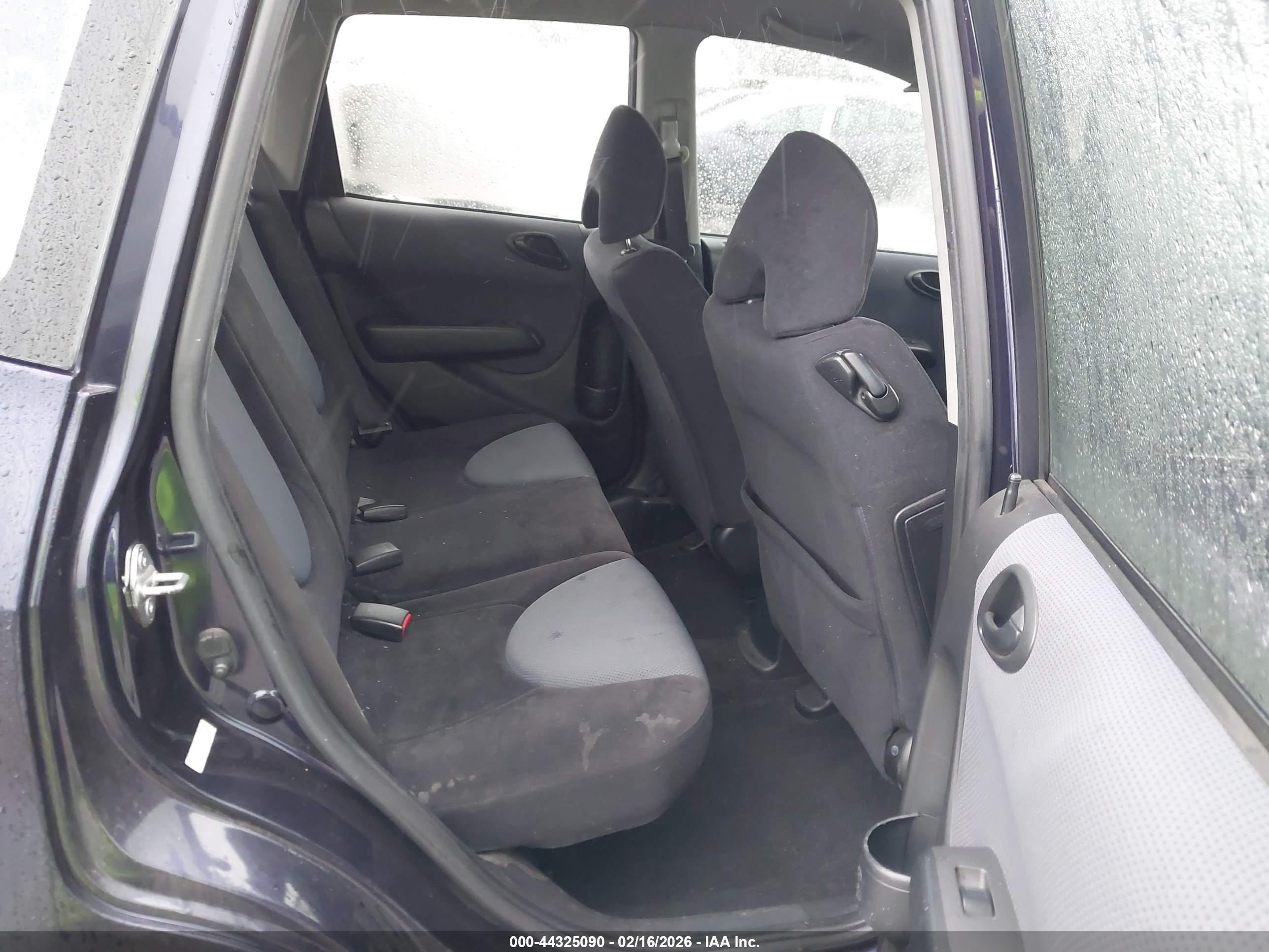 HONDA FIT image 8