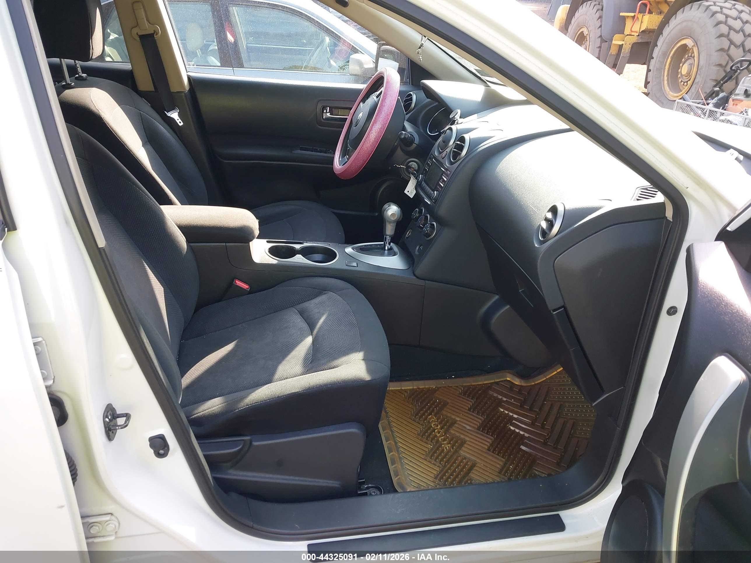 NISSAN ROGUE image 5