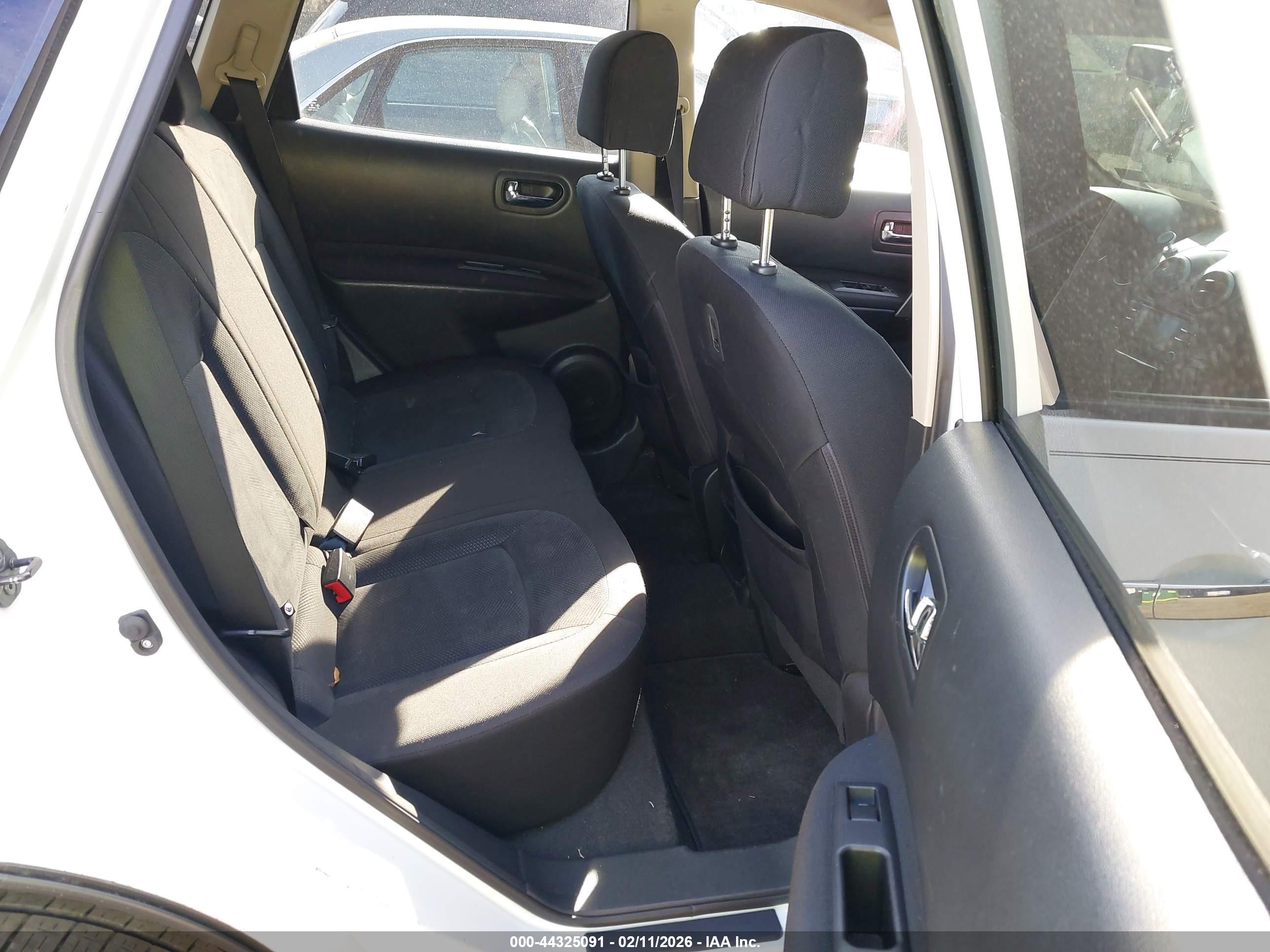 NISSAN ROGUE image 8