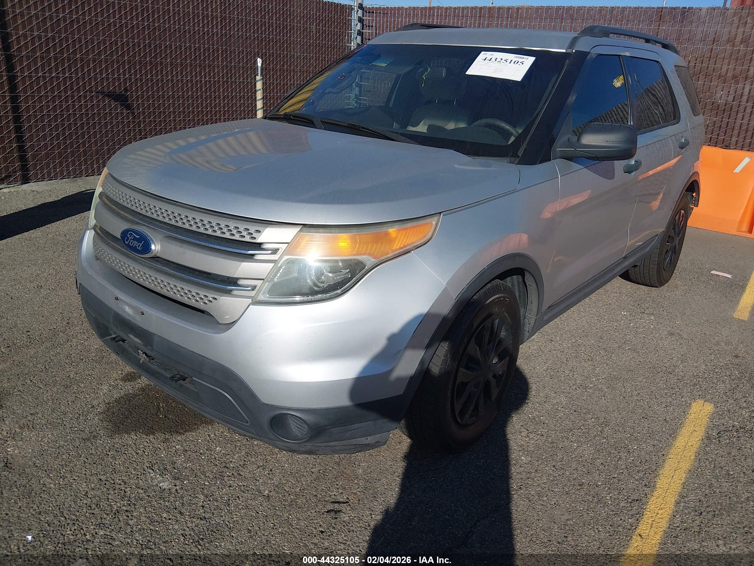 FORD EXPLORER image 2