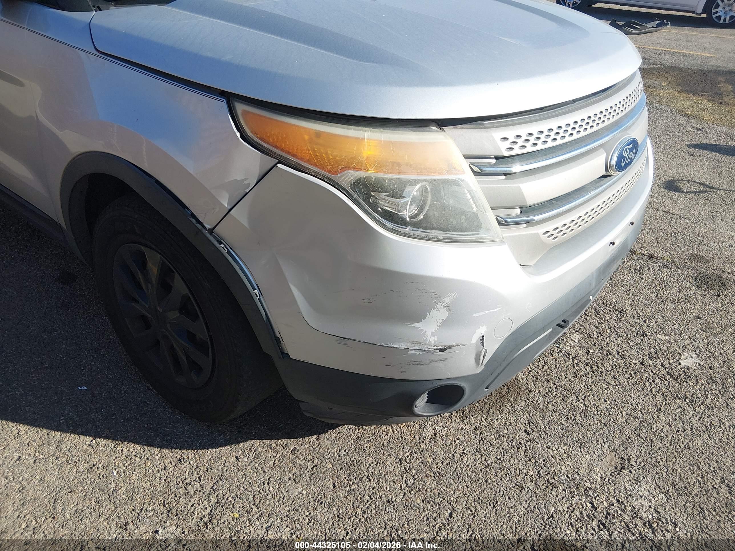 FORD EXPLORER image 6