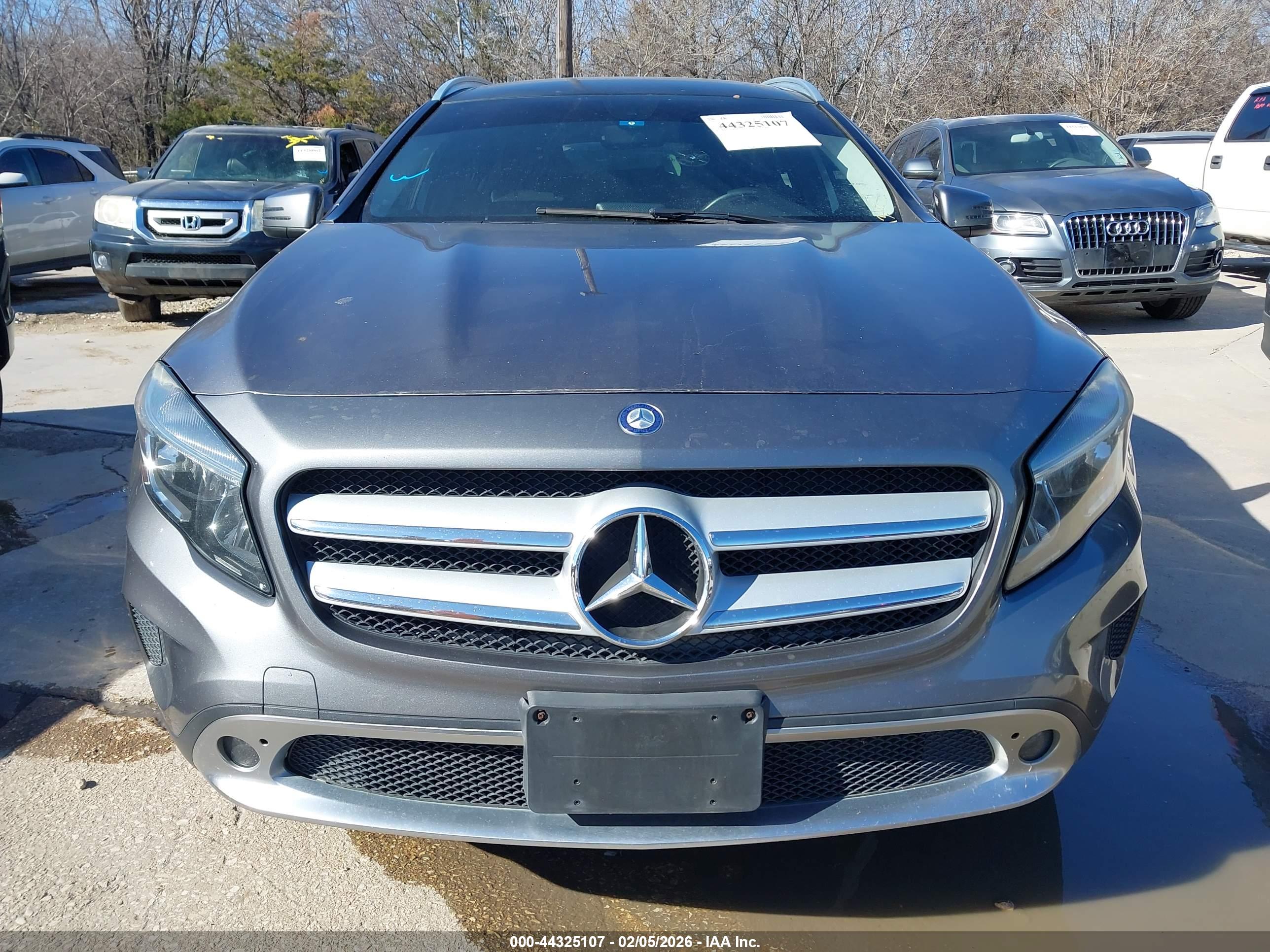 MERCEDES-BENZ GLA image 6