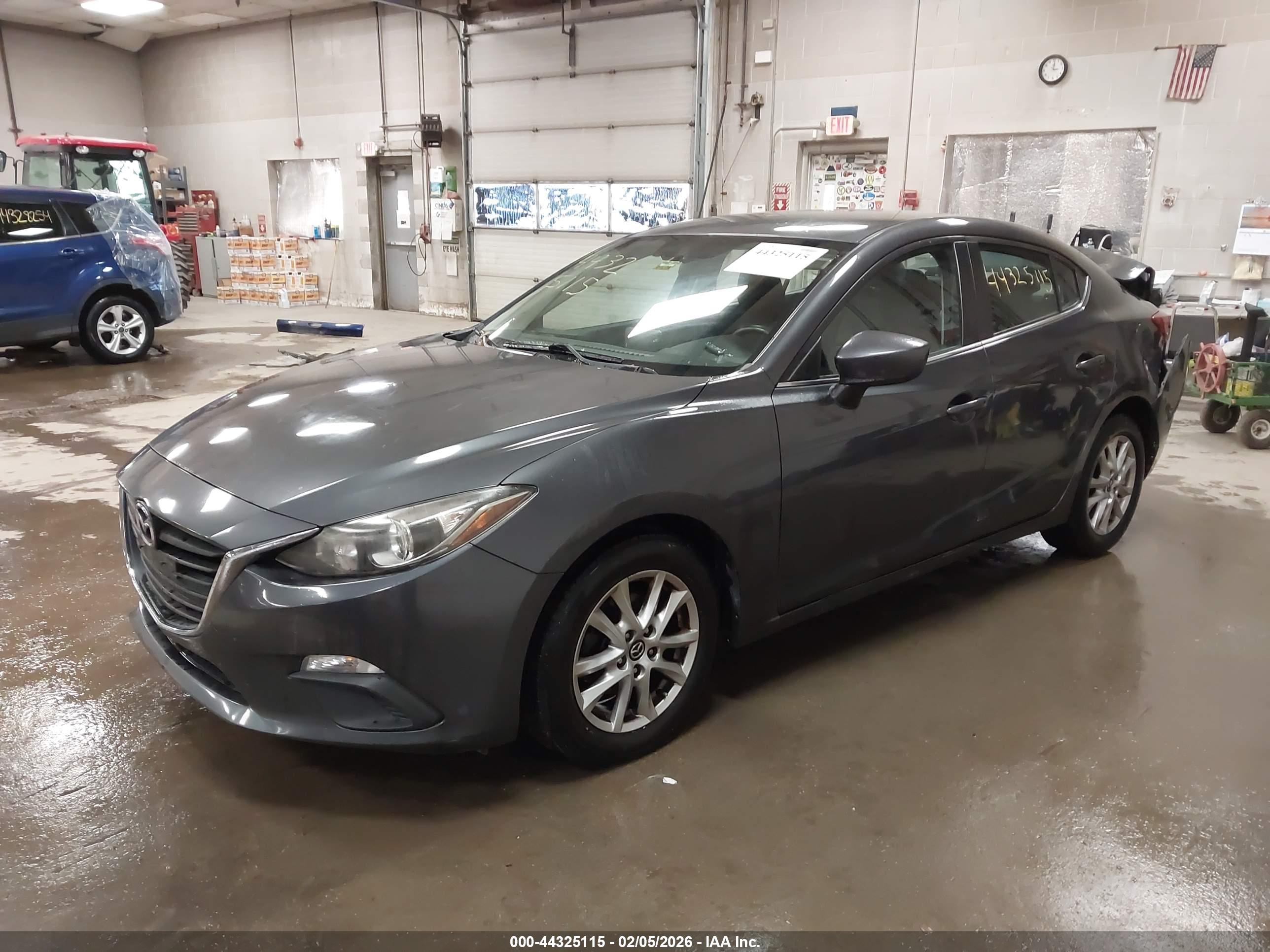 MAZDA MAZDA3 image 2