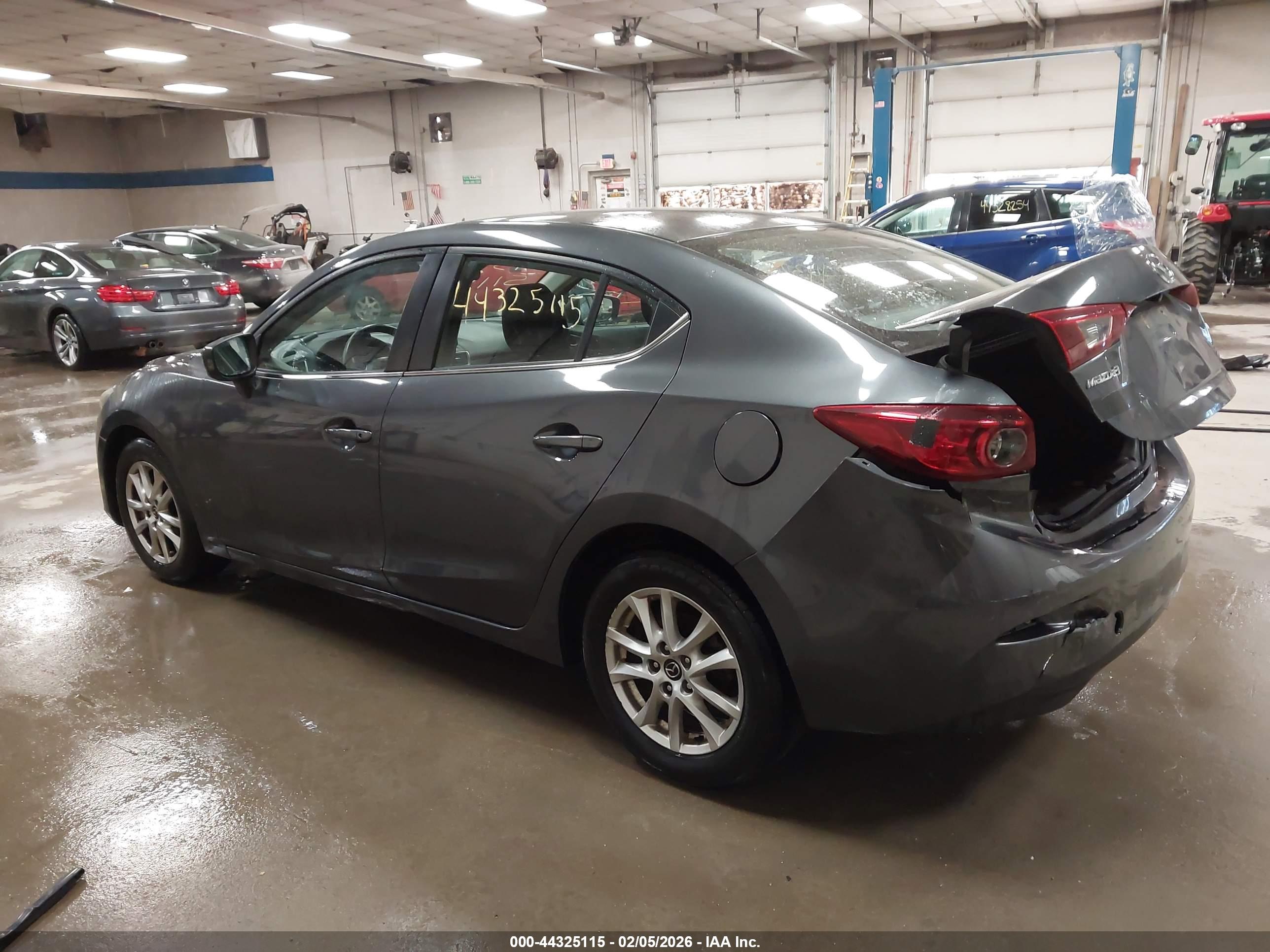 MAZDA MAZDA3 image 3