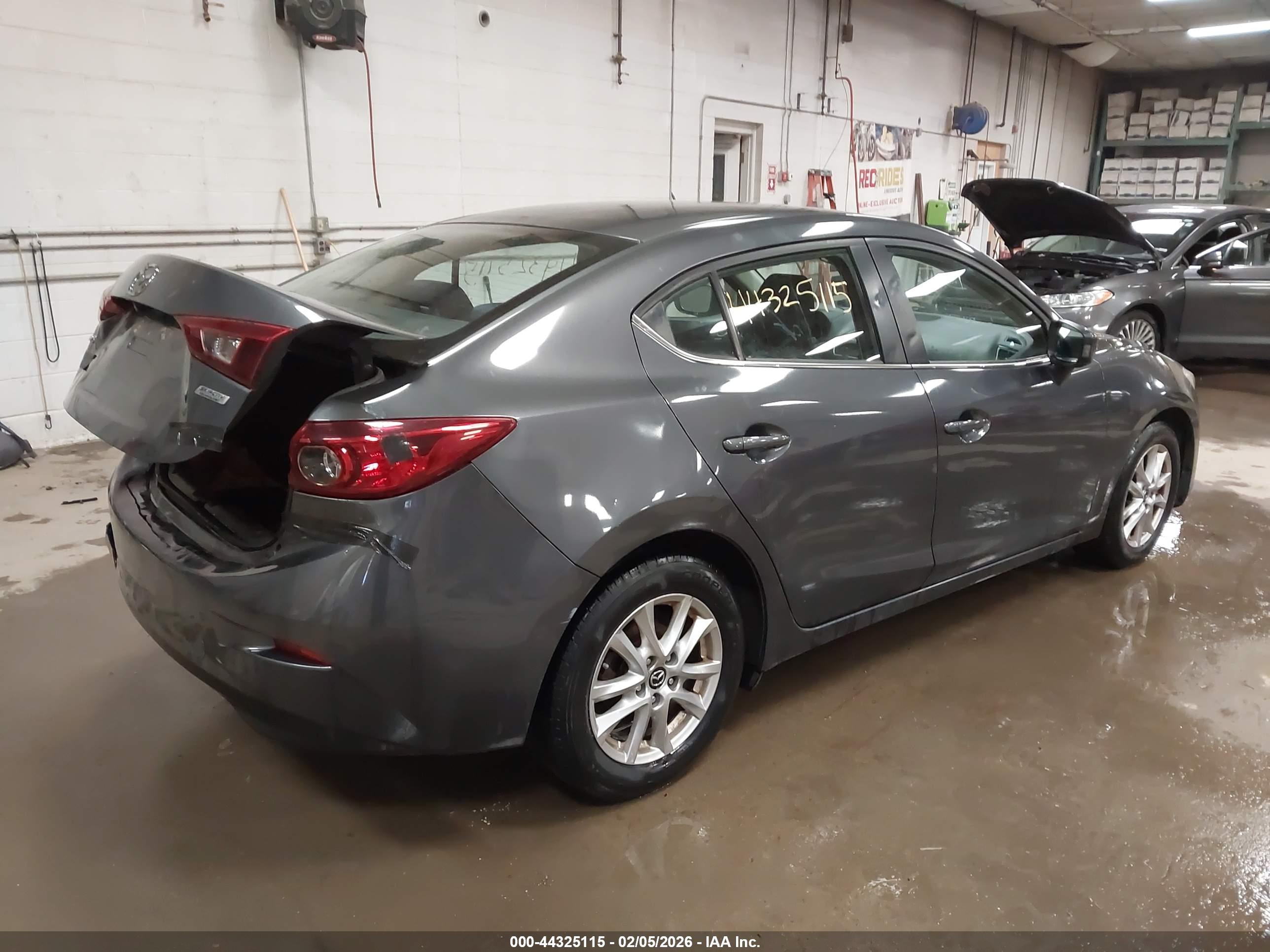 MAZDA MAZDA3 image 4