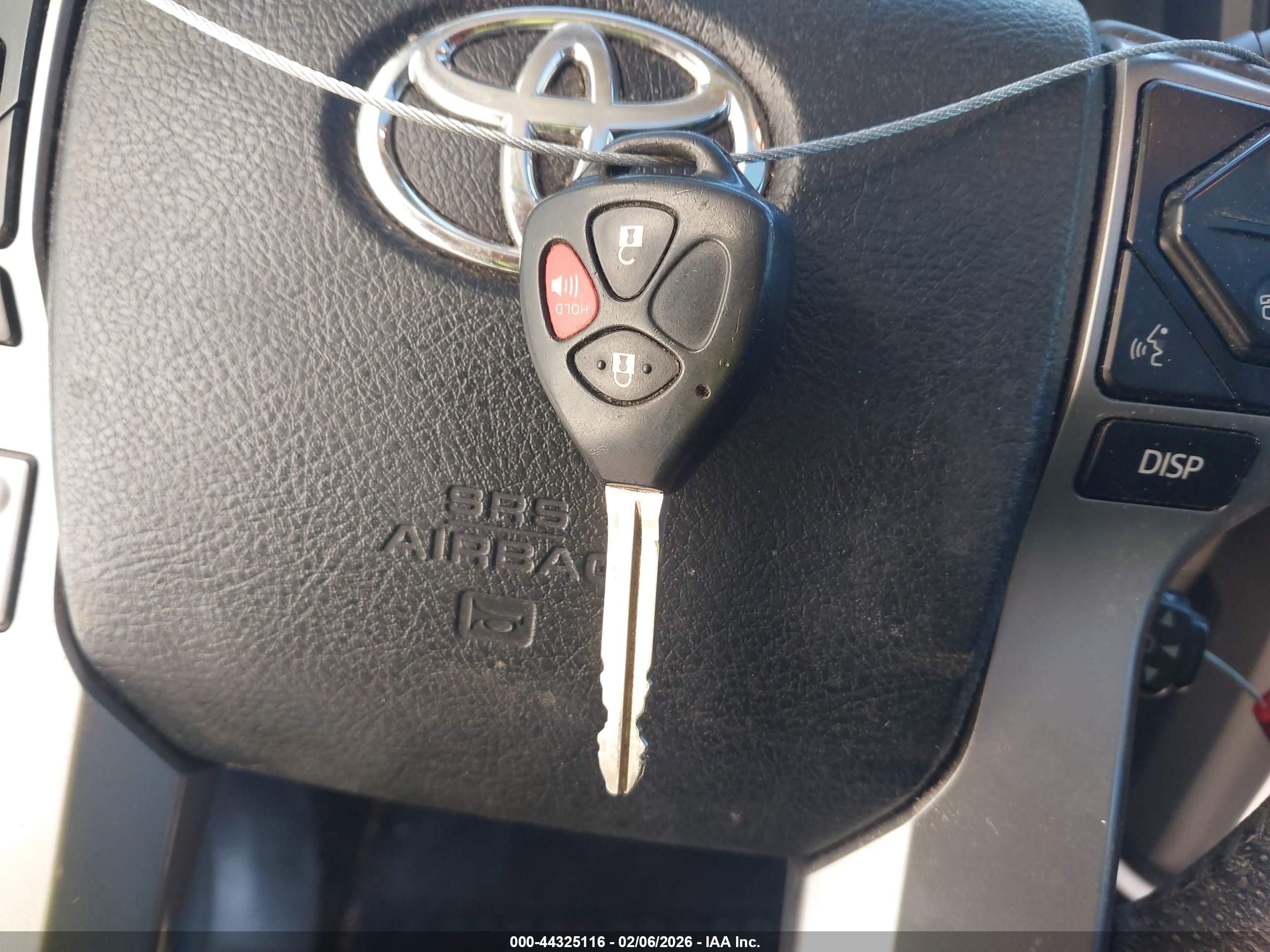 TOYOTA 4RUNNER image 11