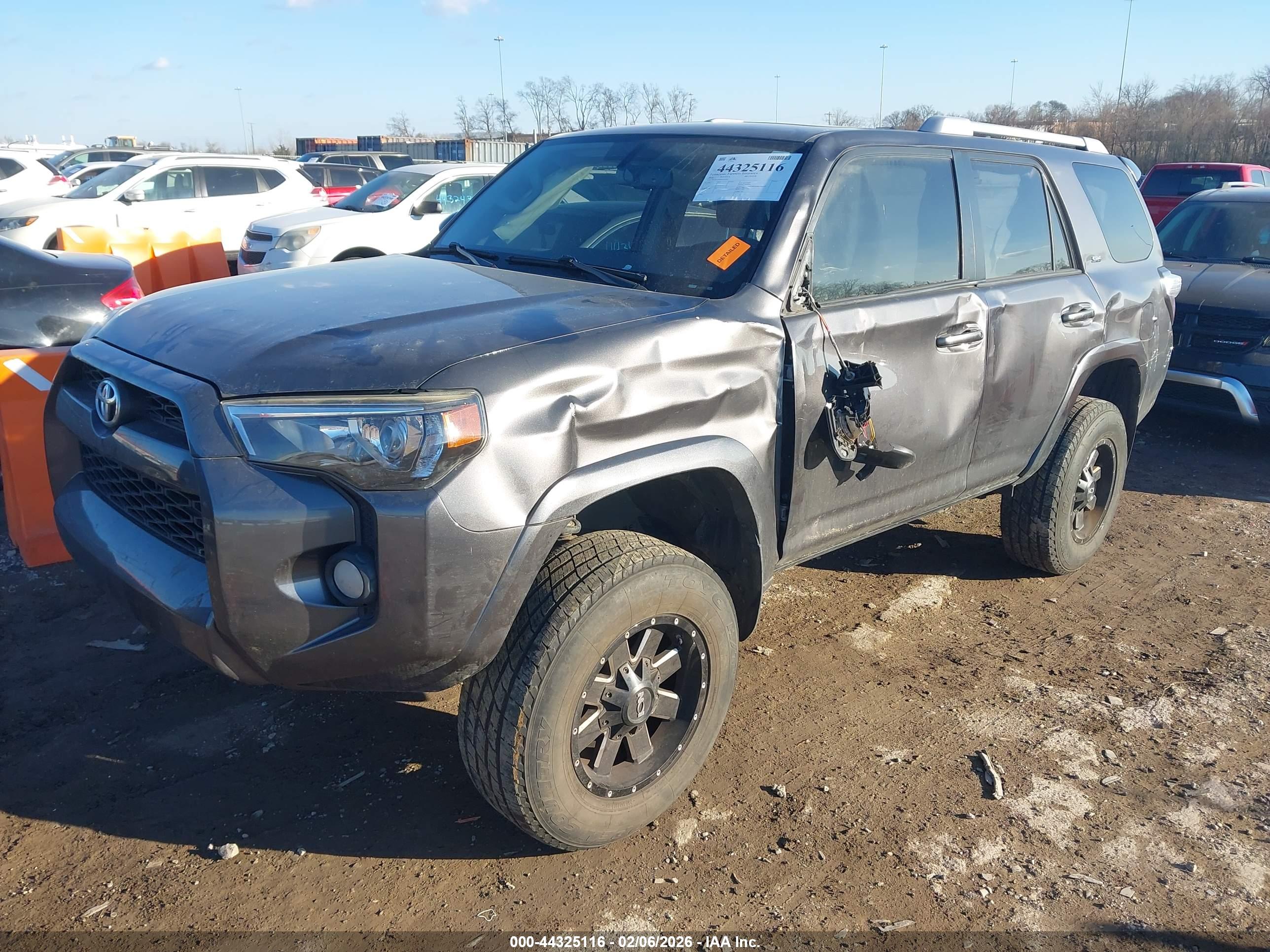 TOYOTA 4RUNNER image 6