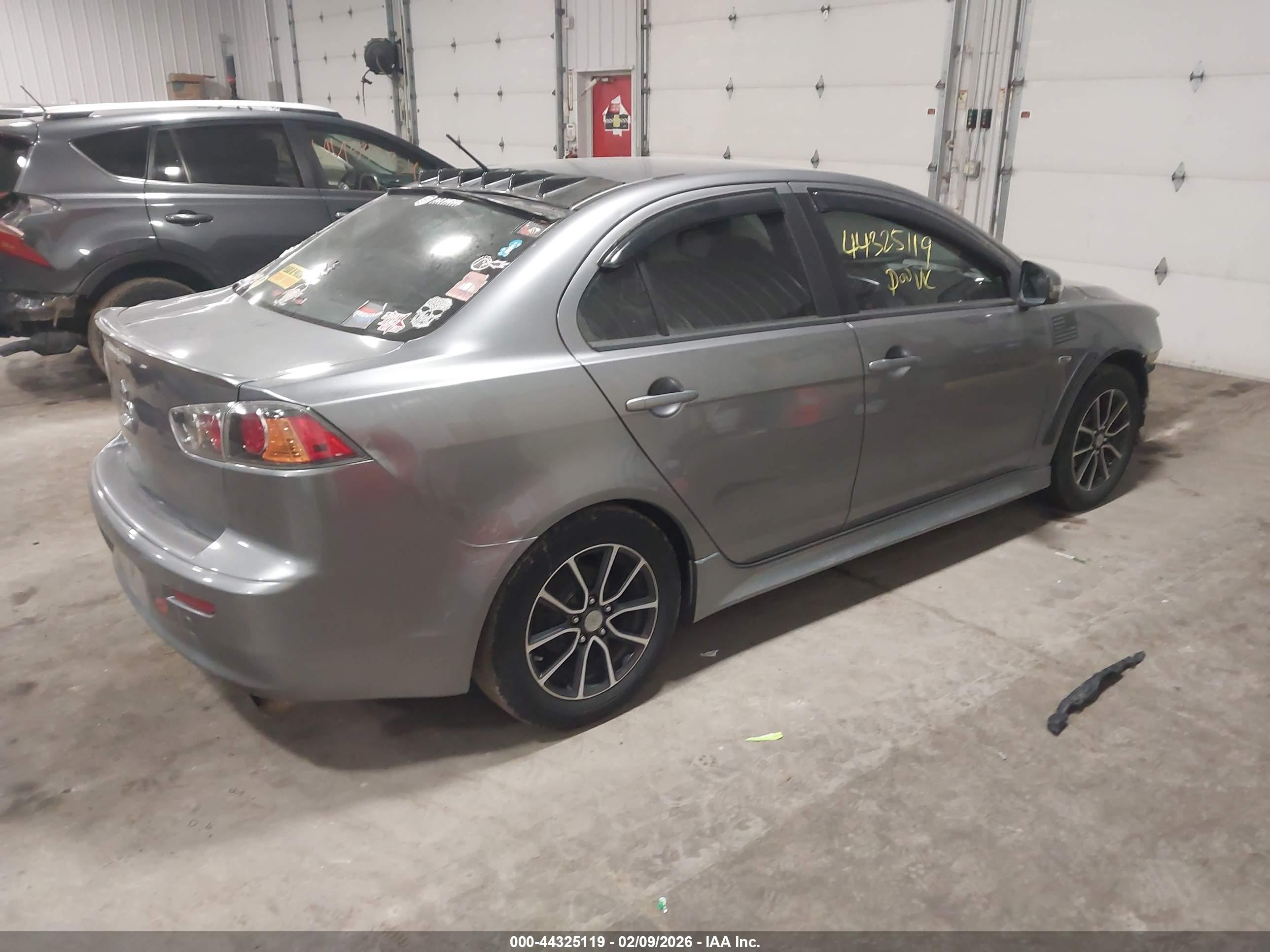 MITSUBISHI LANCER image 4