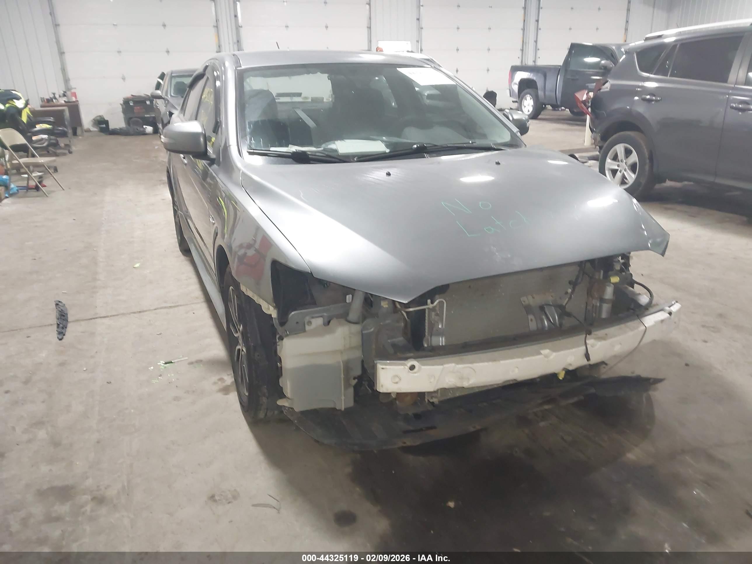 MITSUBISHI LANCER image 6