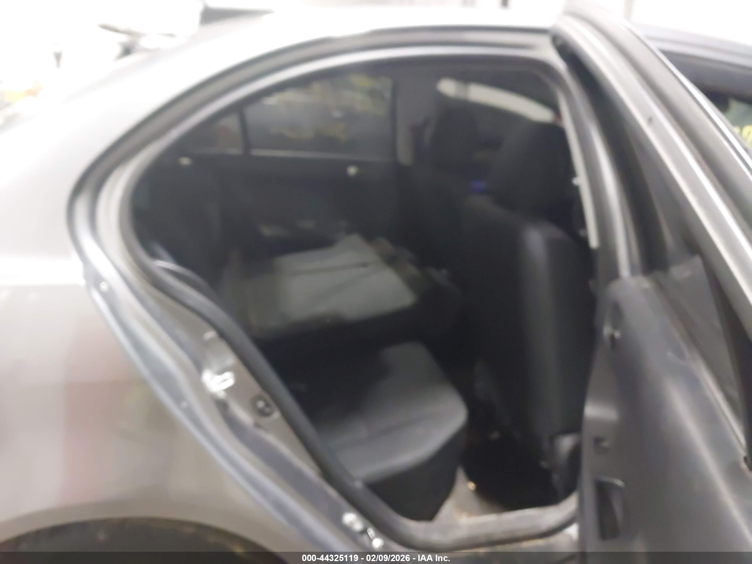 MITSUBISHI LANCER image 8