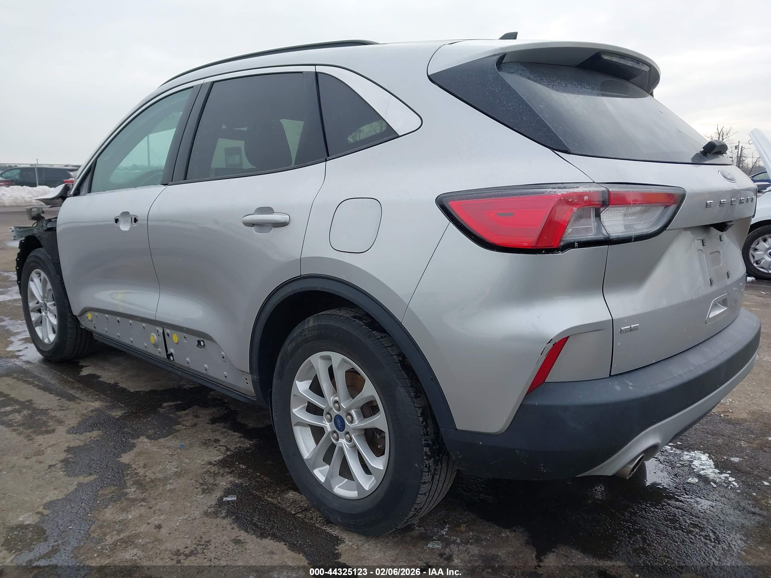 FORD ESCAPE image 3