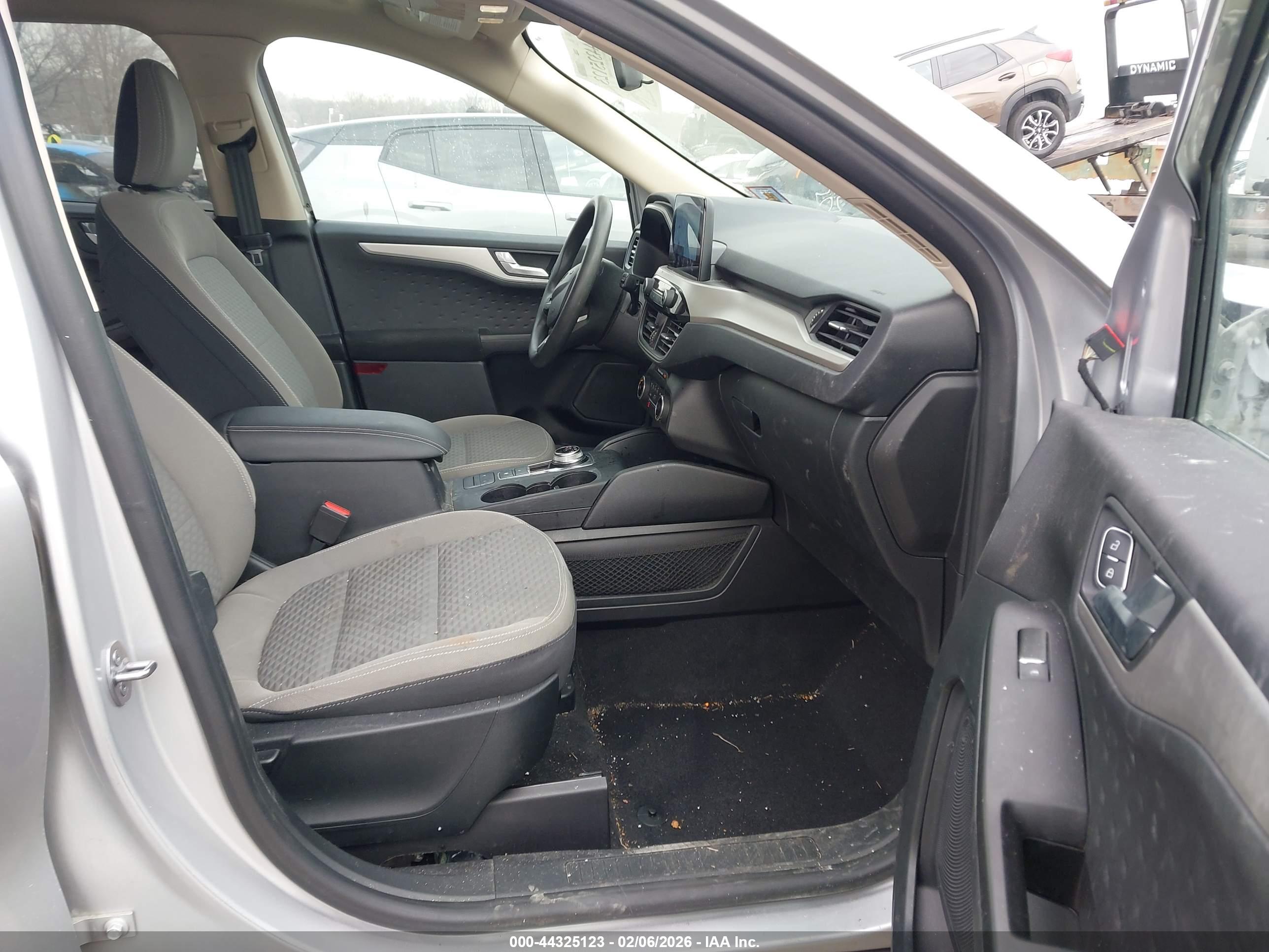 FORD ESCAPE image 5
