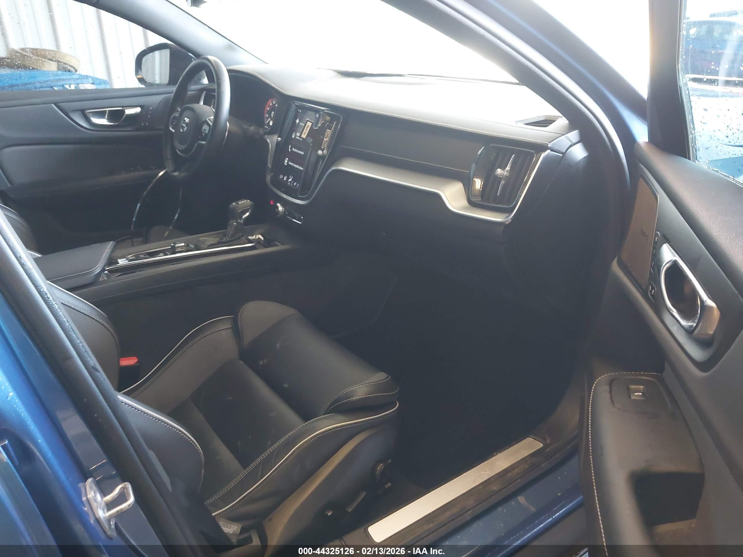 VOLVO S60 image 5