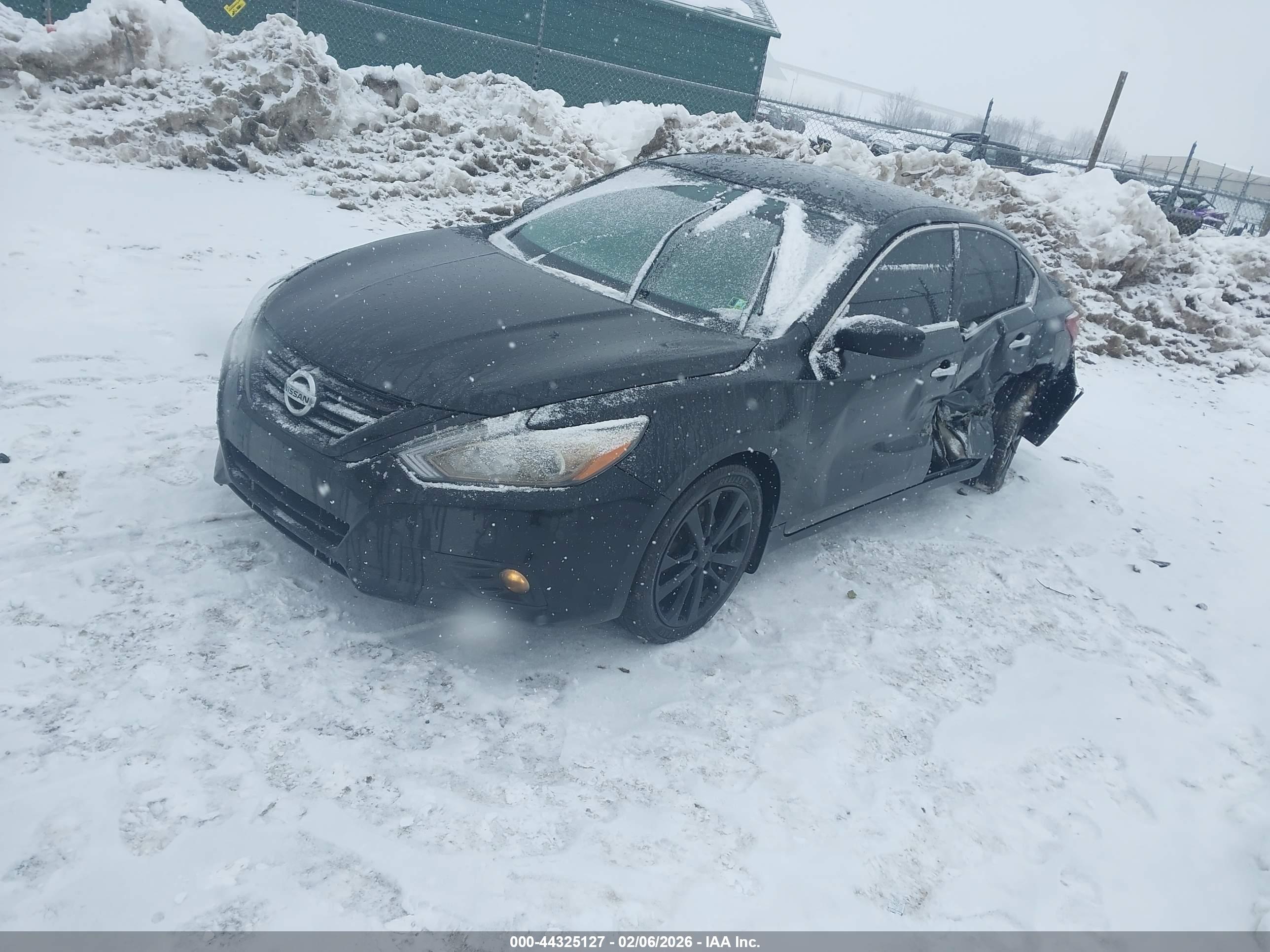 NISSAN ALTIMA image 2