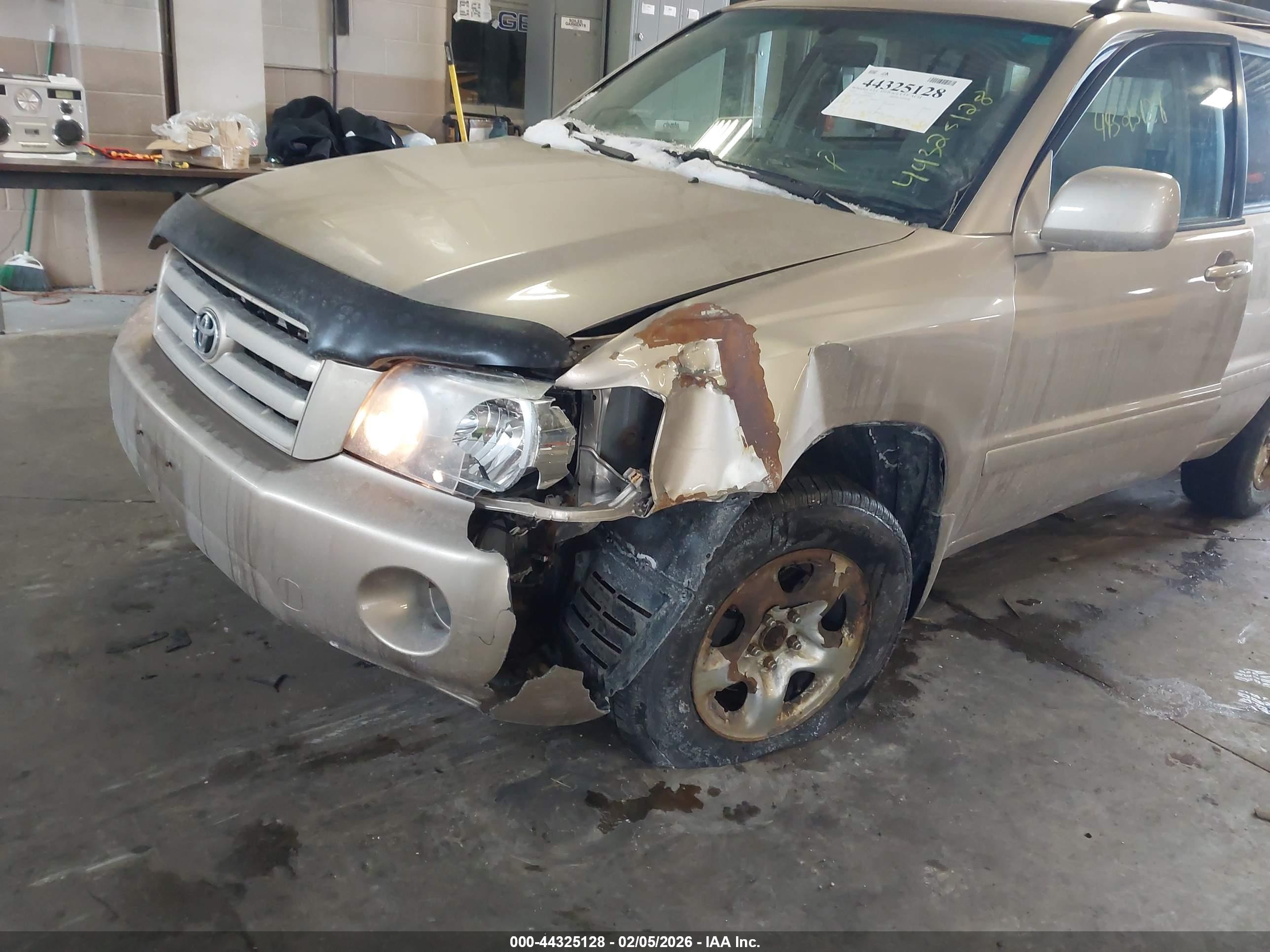TOYOTA HIGHLANDER image 6