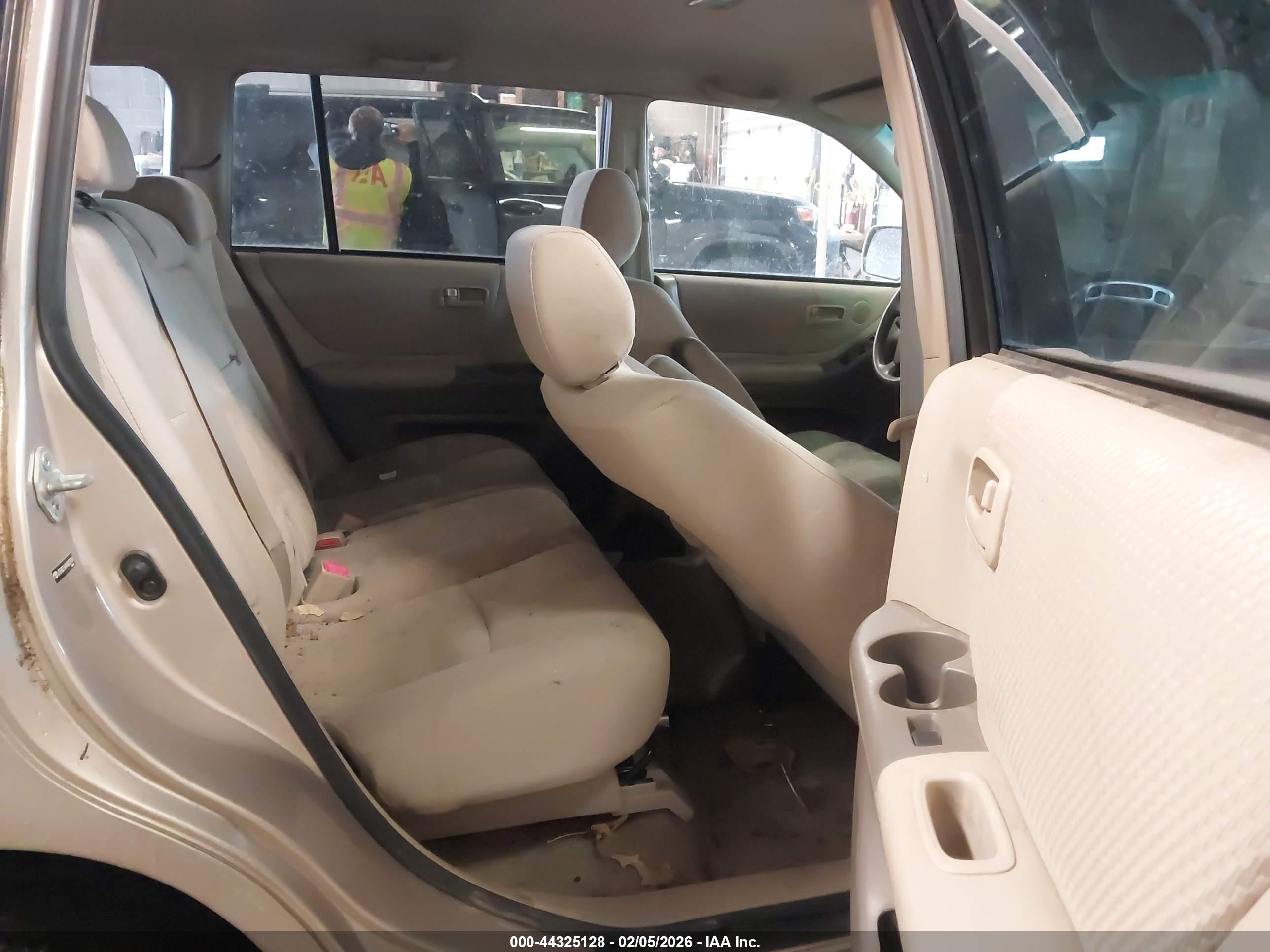 TOYOTA HIGHLANDER image 8
