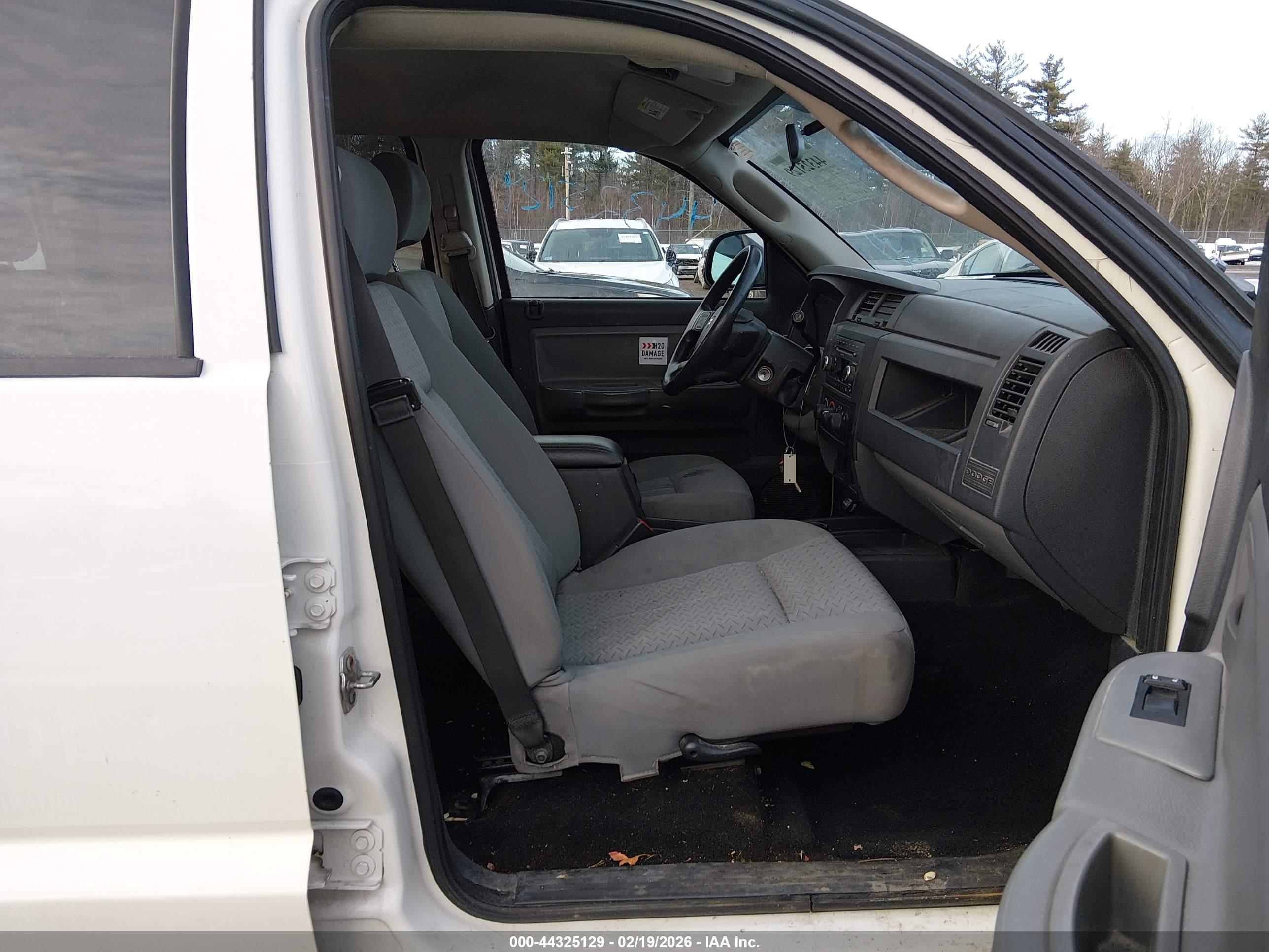 DODGE DAKOTA image 5