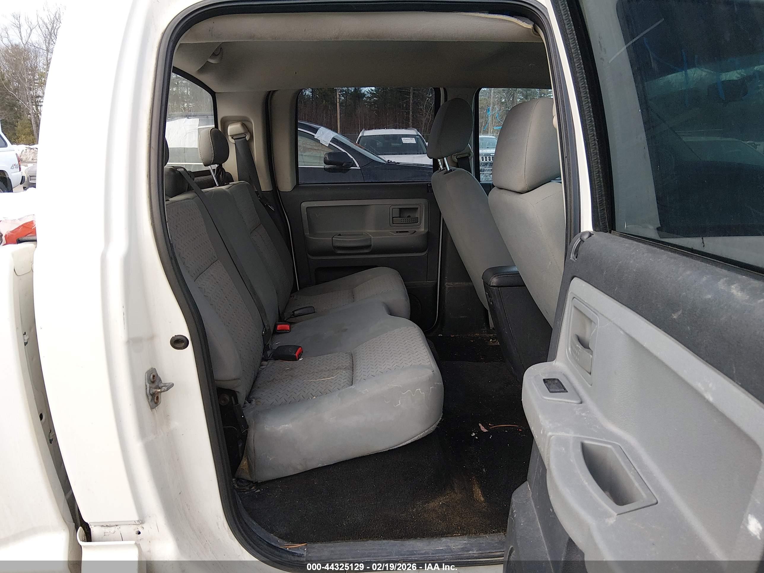 DODGE DAKOTA image 8