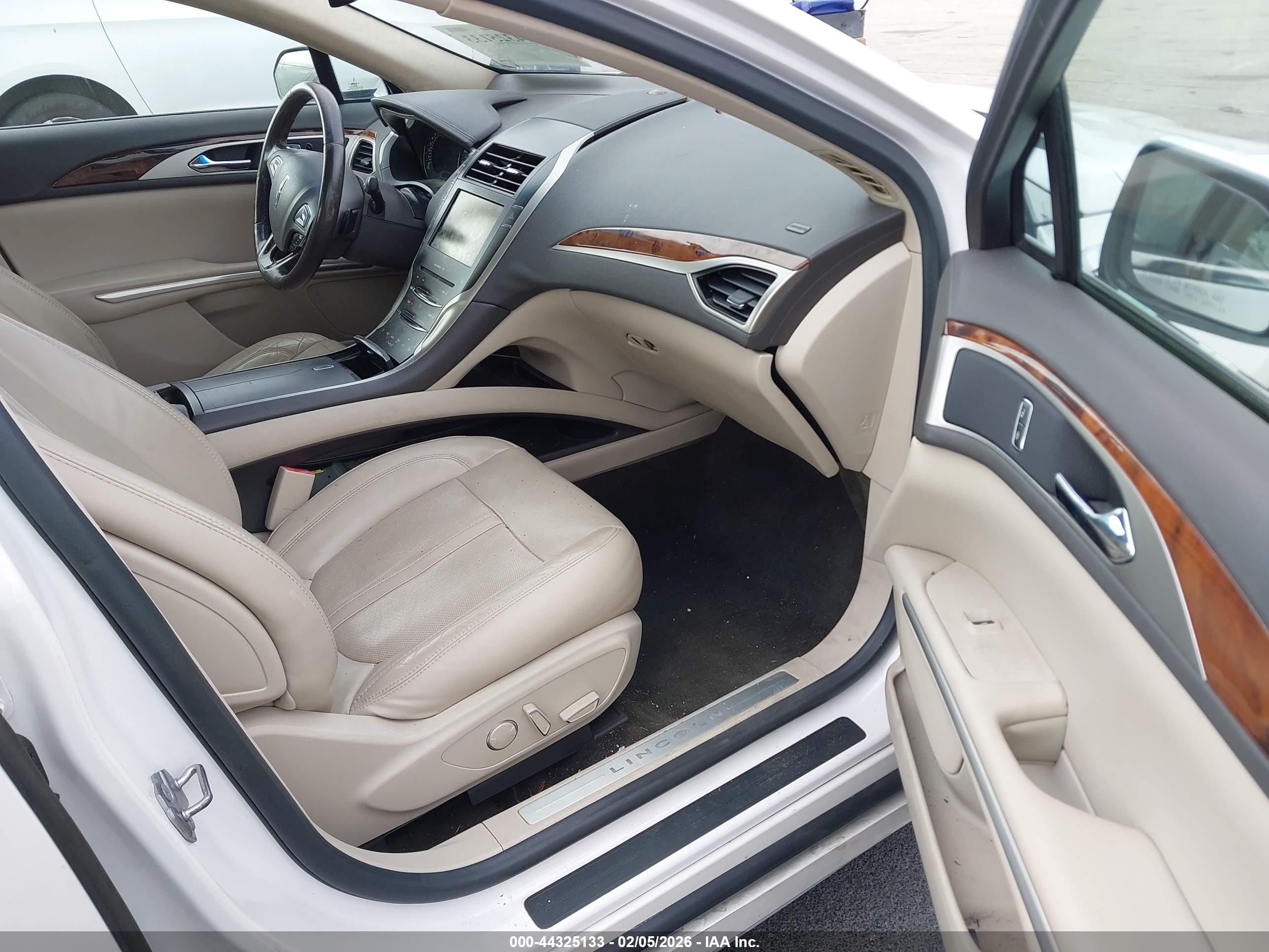 LINCOLN MKZ image 5