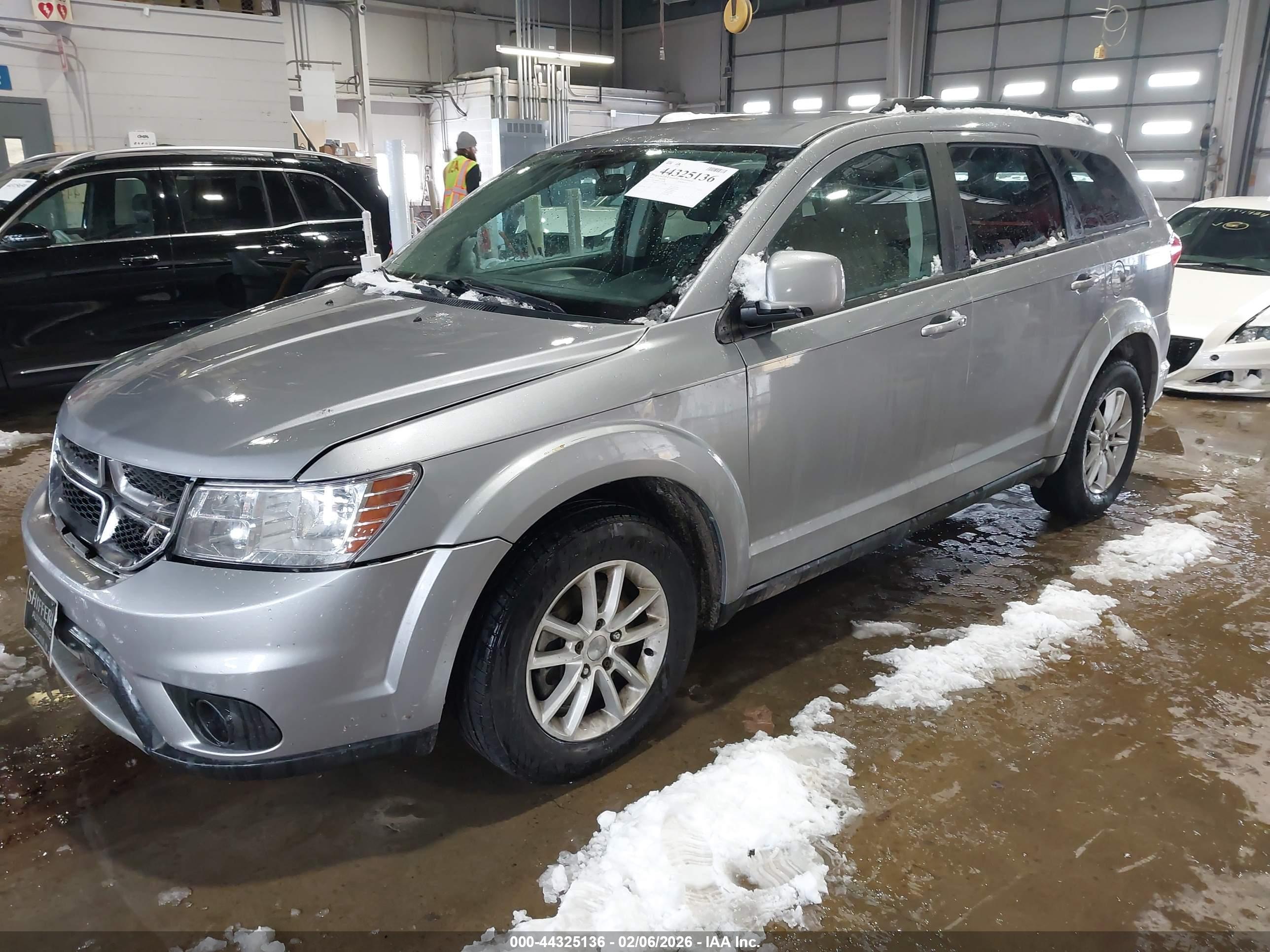 DODGE JOURNEY image 2